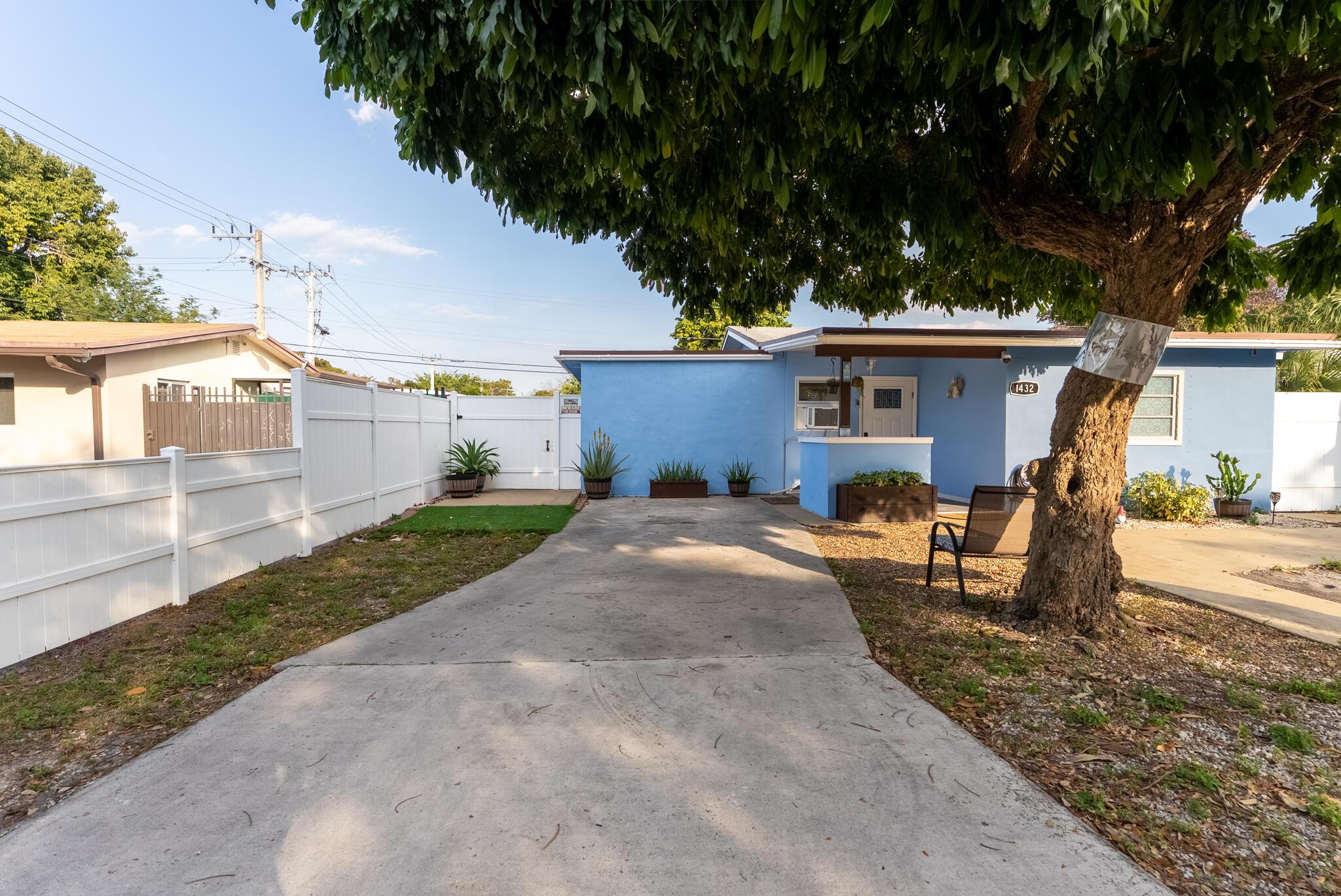 1432 SW 26th Avenue, Fort Lauderdale, FL 33312 - Photo 5
