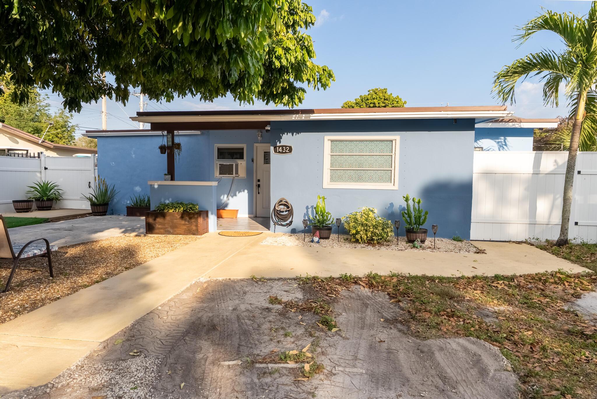 1432 SW 26th Avenue, Fort Lauderdale, FL 33312 - Photo 2