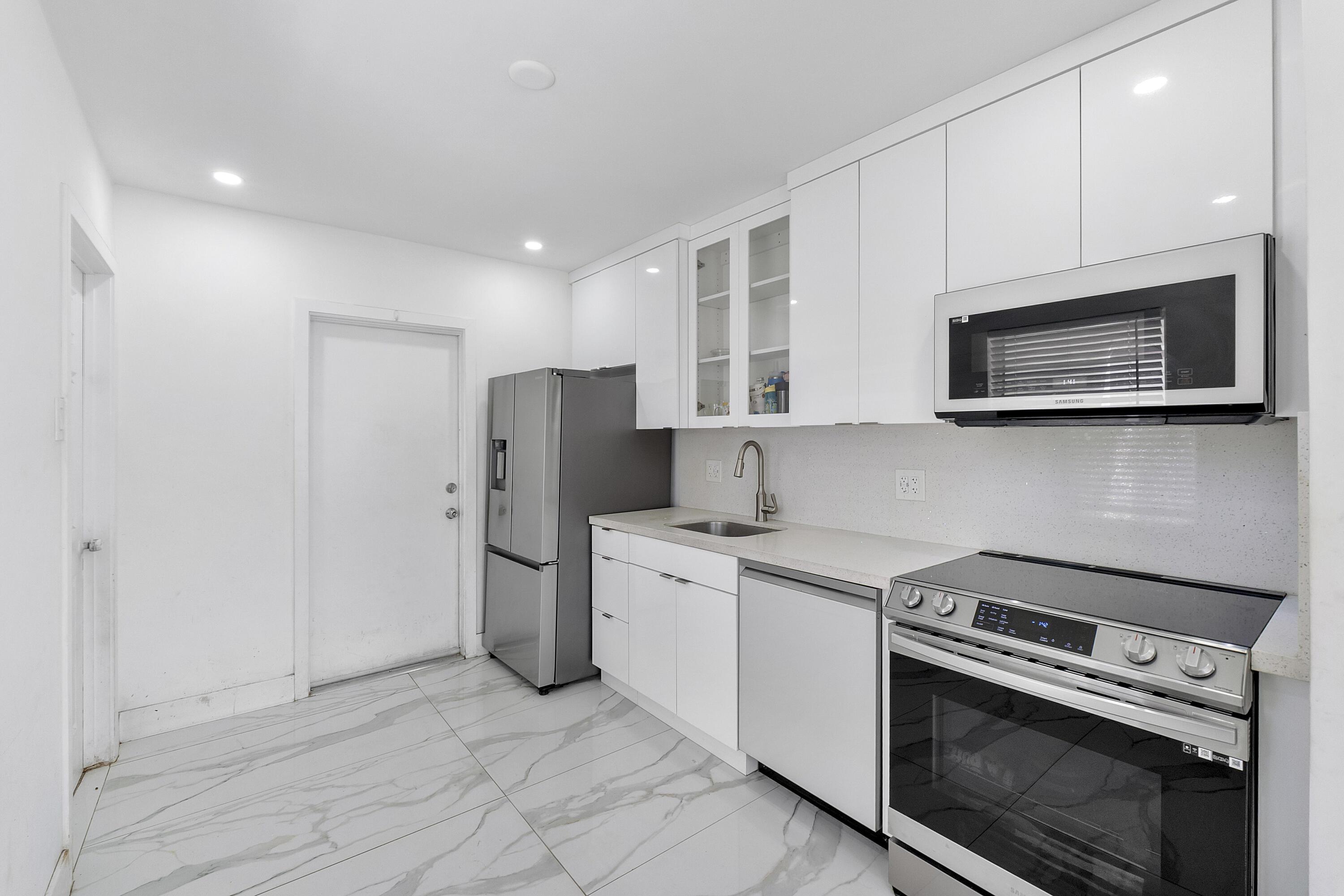 3125 SW 12th Place, Fort Lauderdale, FL 33312 - Photo 4