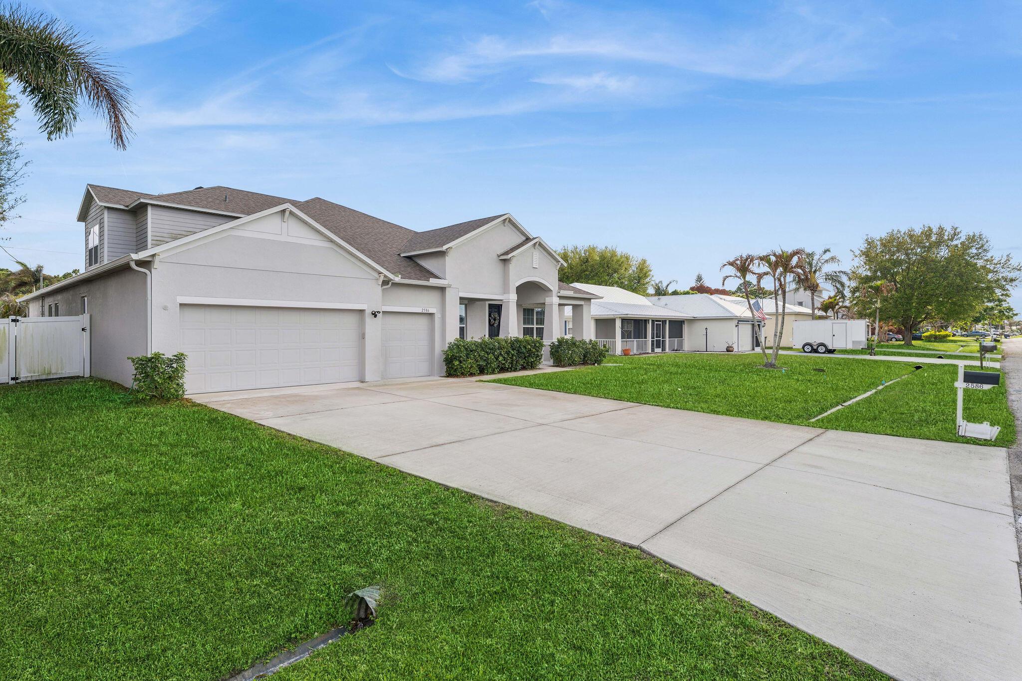 2586 SE Victory Avenue, Port St. Lucie, FL 34952 - Photo 4
