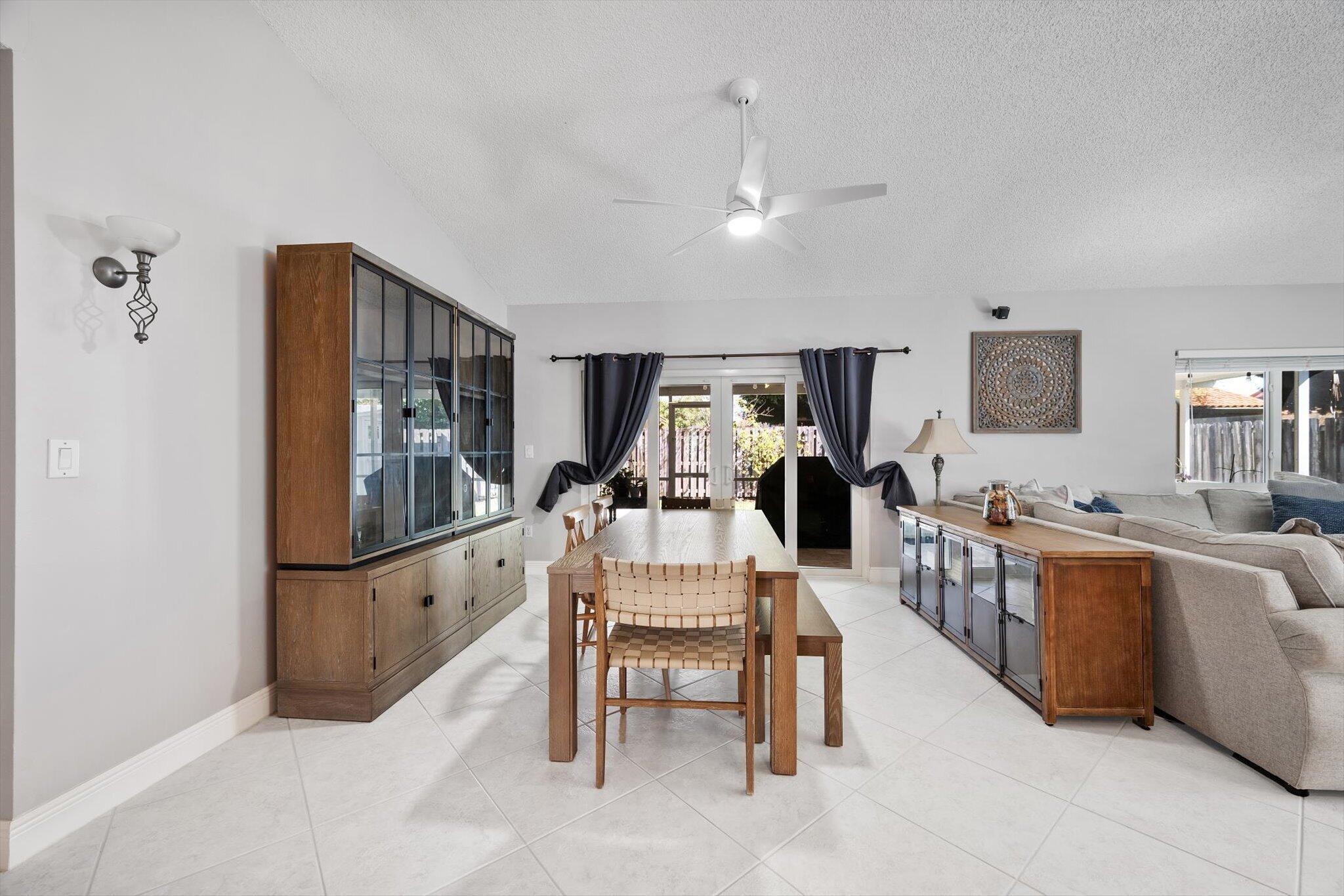 15541 Dover Court, Davie, FL 33331 - Photo 3
