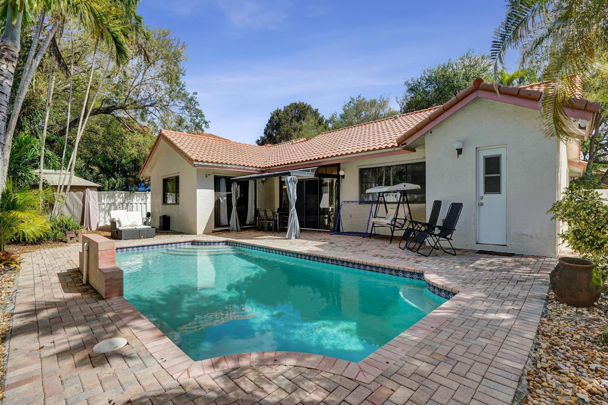 10527 Zurich Street, Cooper City, FL 33026, Cooper City