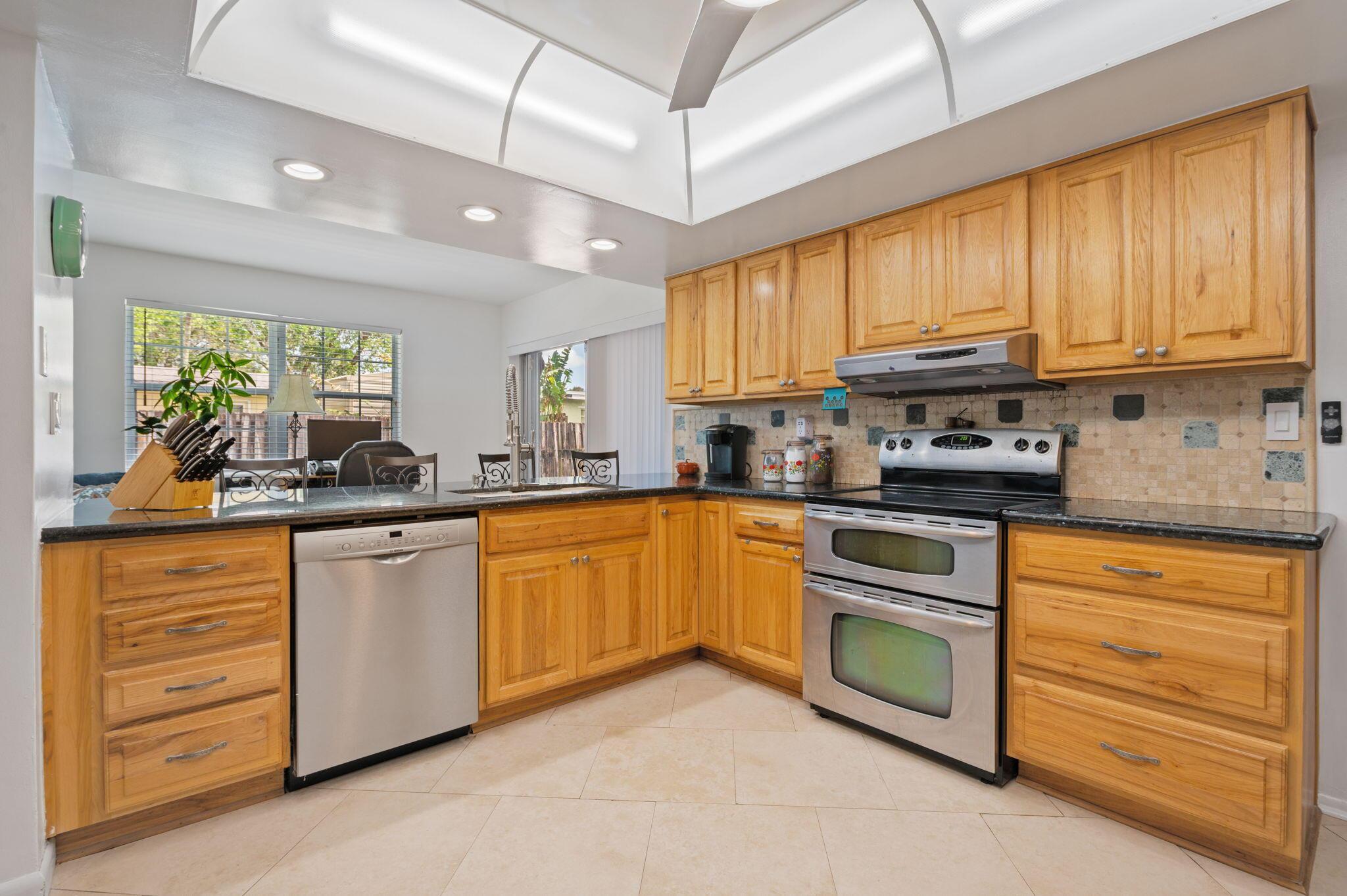 4954 SW 91st Avenue, Cooper City, FL 33328 - Photo 5