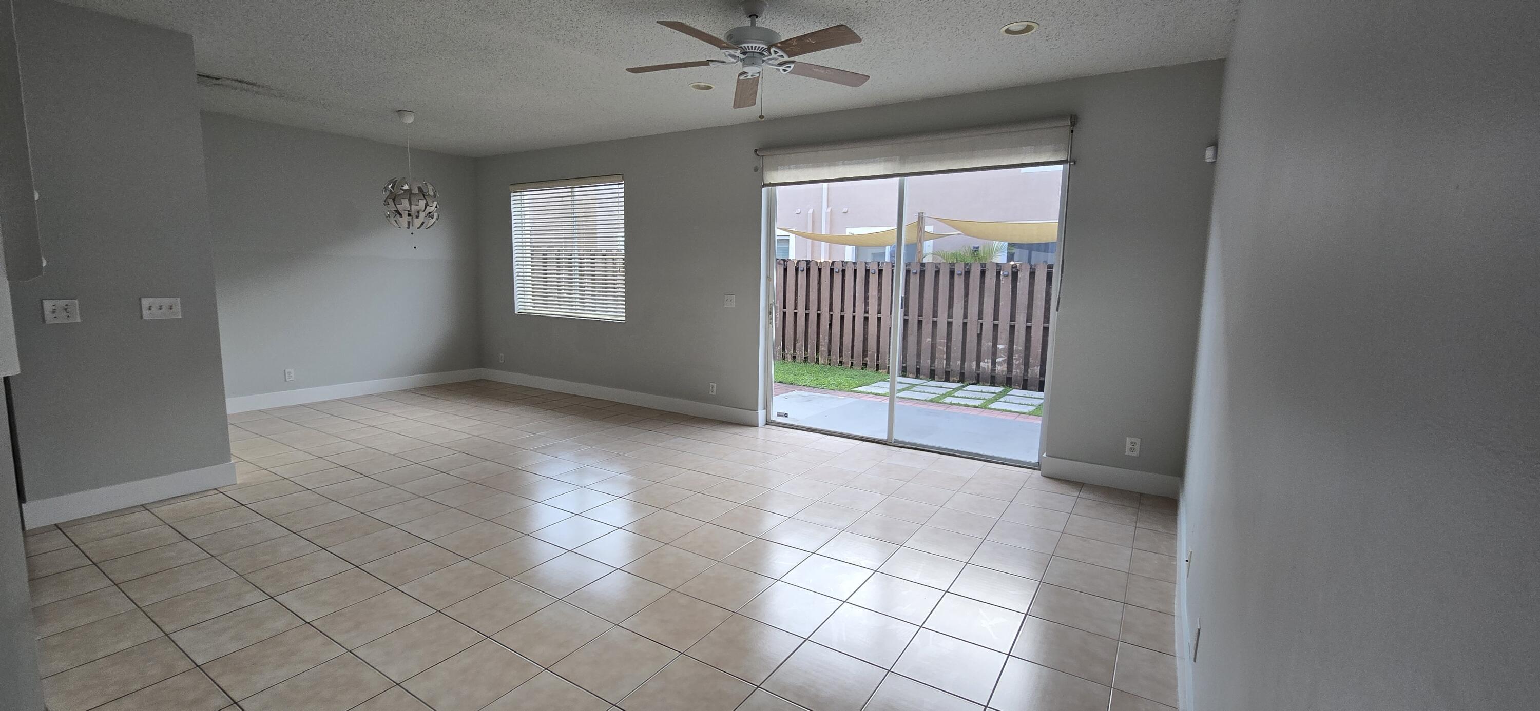 5117 Meadow Oaks Drive, Coconut Creek, FL 33073 - Photo 2