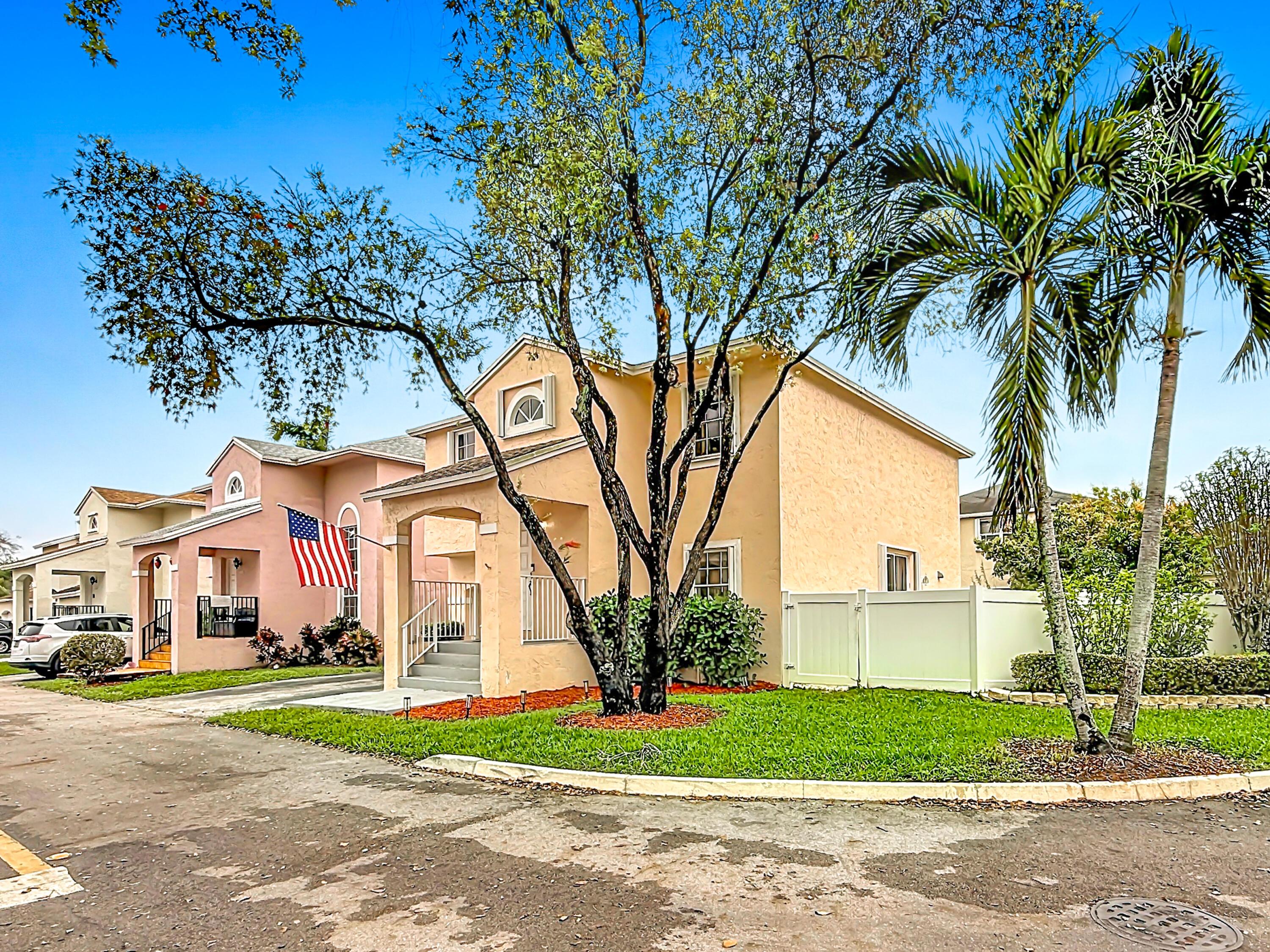 12028 NW 13th Street, Pembroke Pines, FL 33026 - Photo 2