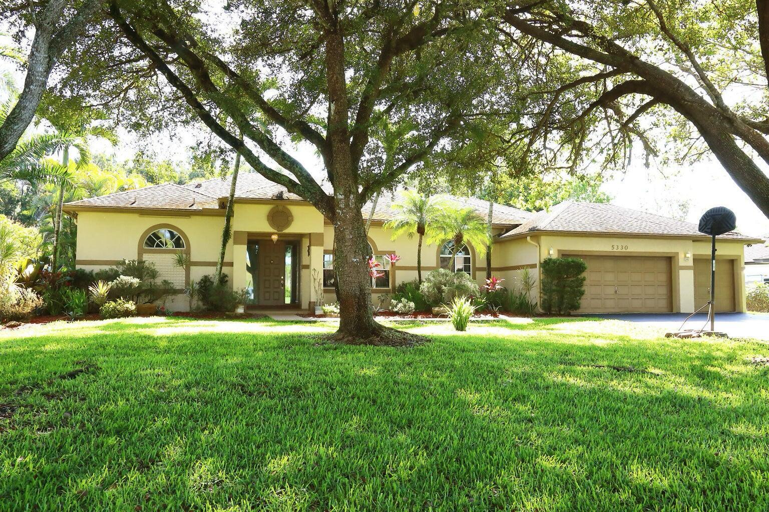 5330 SW 199 Avenue, Pembroke Pines, FL 33332 - Photo 4