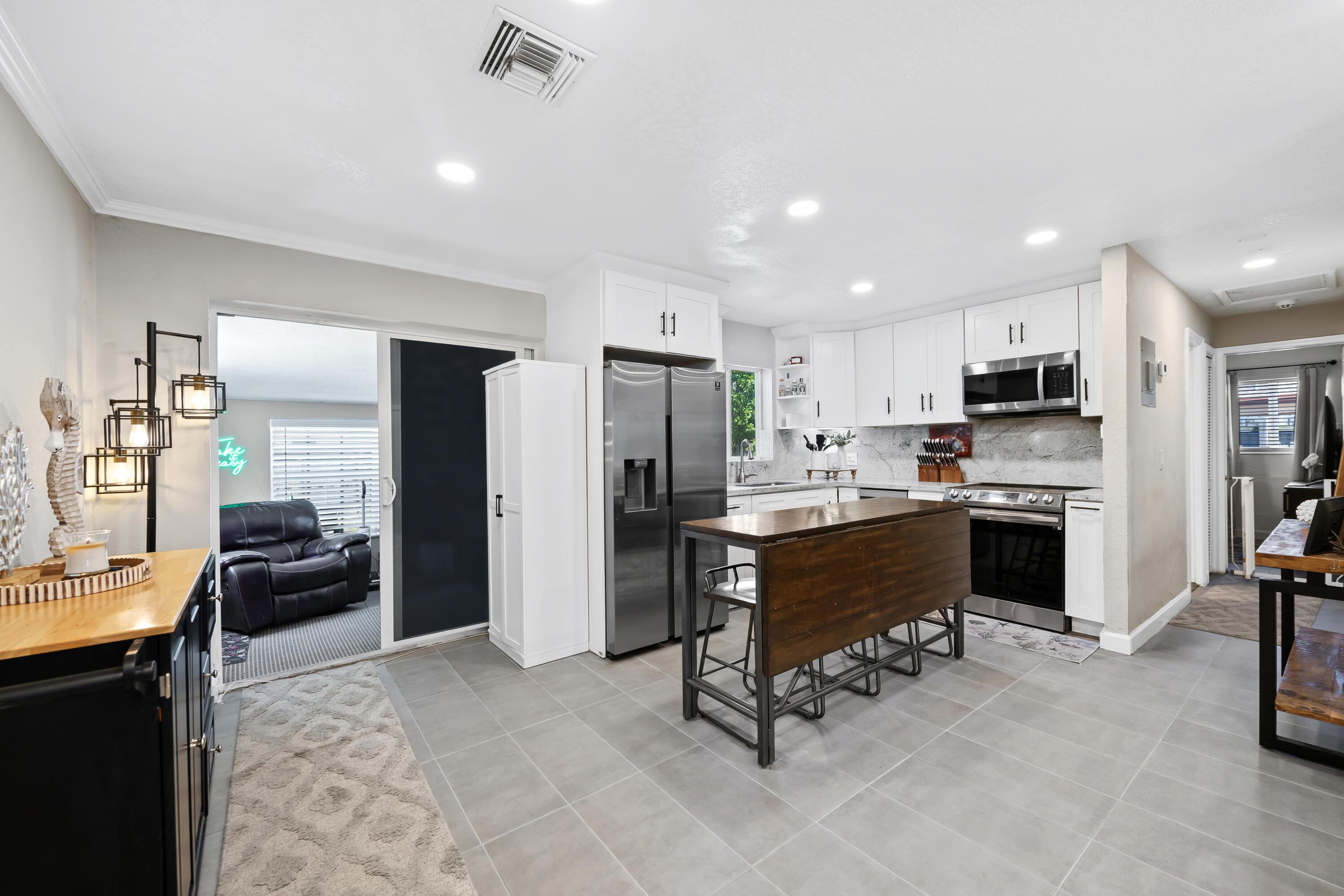 611 NW 18th Court, Pompano Beach, FL 33060 - Photo 4