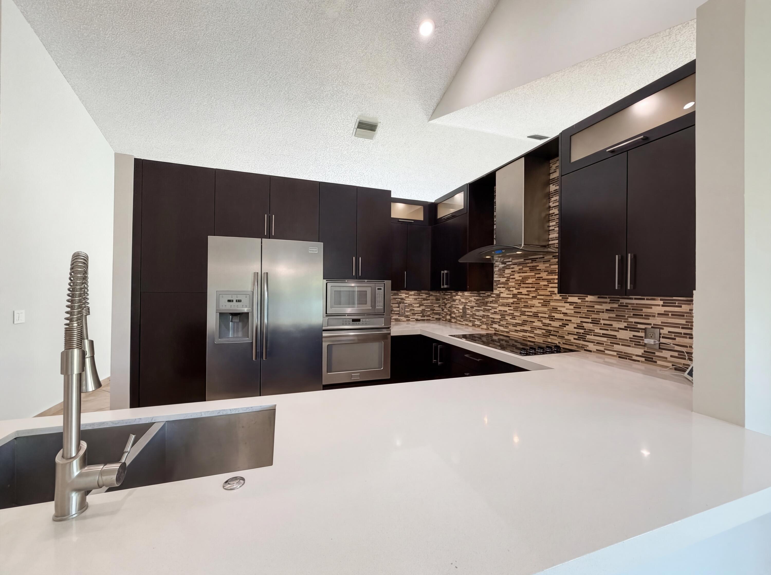 1179 NW 161st Avenue, Pembroke Pines, FL 33028 - Photo 2