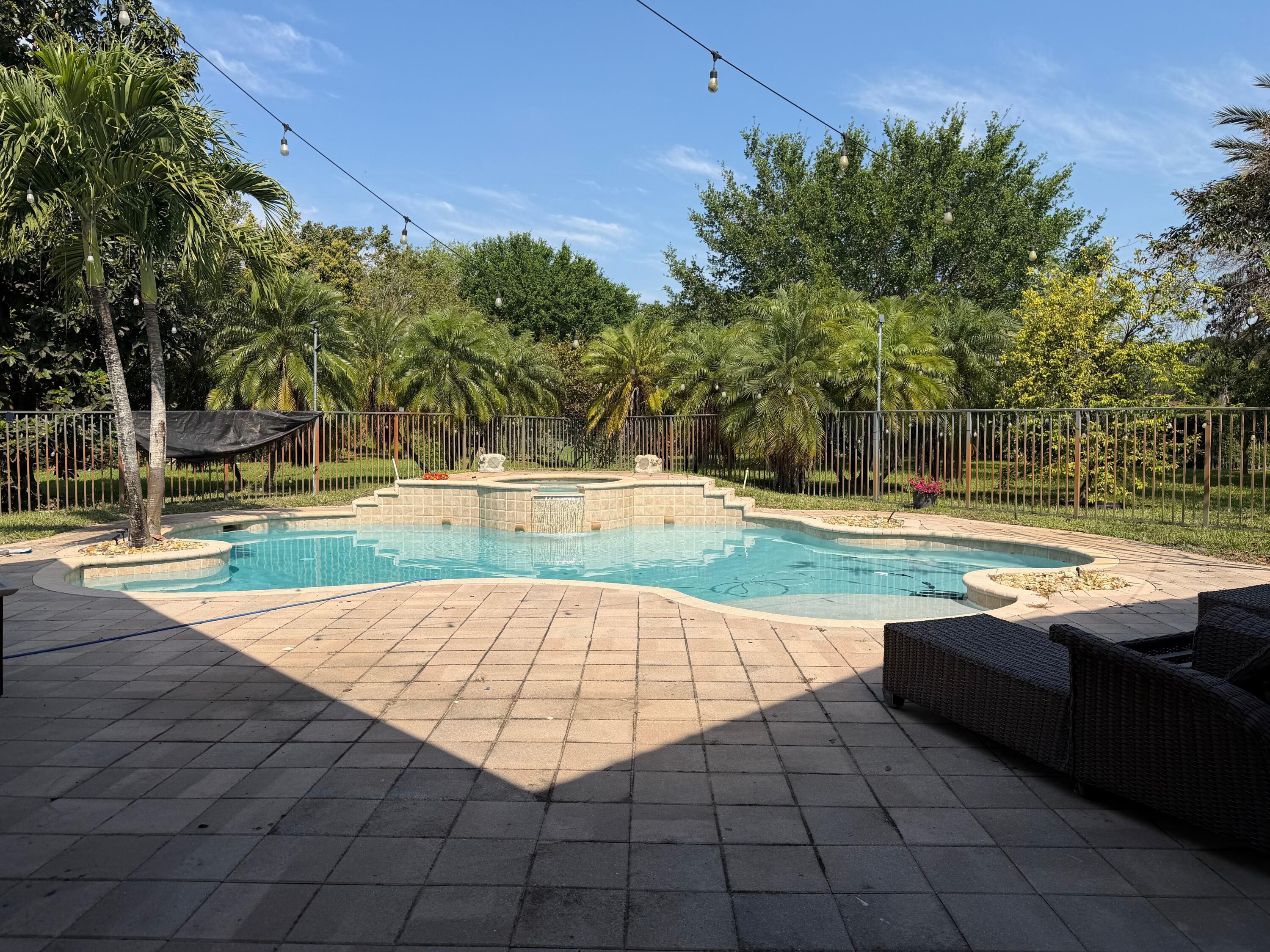 3309 Bradenham Lane, Davie, FL 33328 - Photo 4