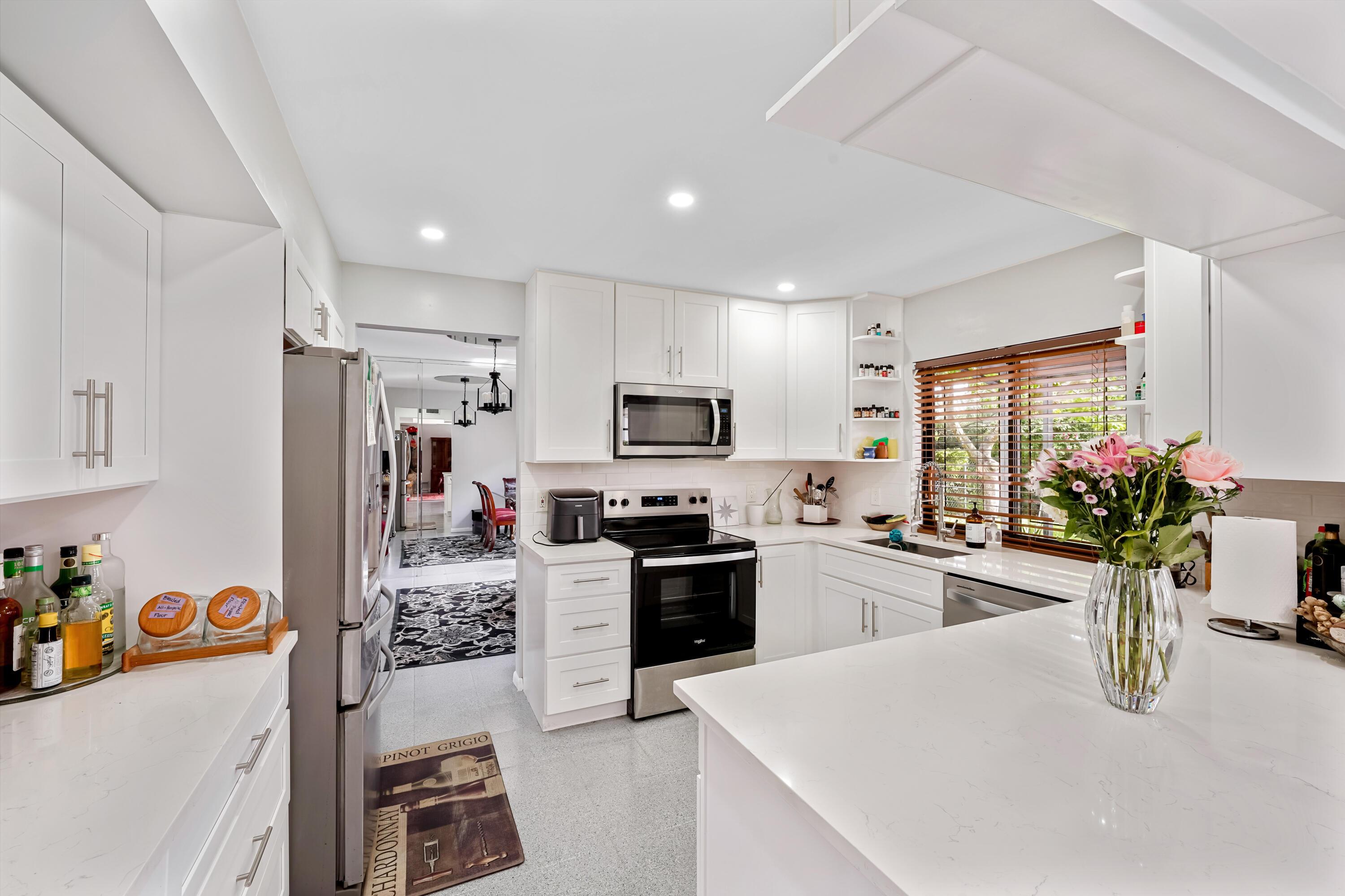 6840 W Wedgewood Avenue, Davie, FL 33331 - Photo 2