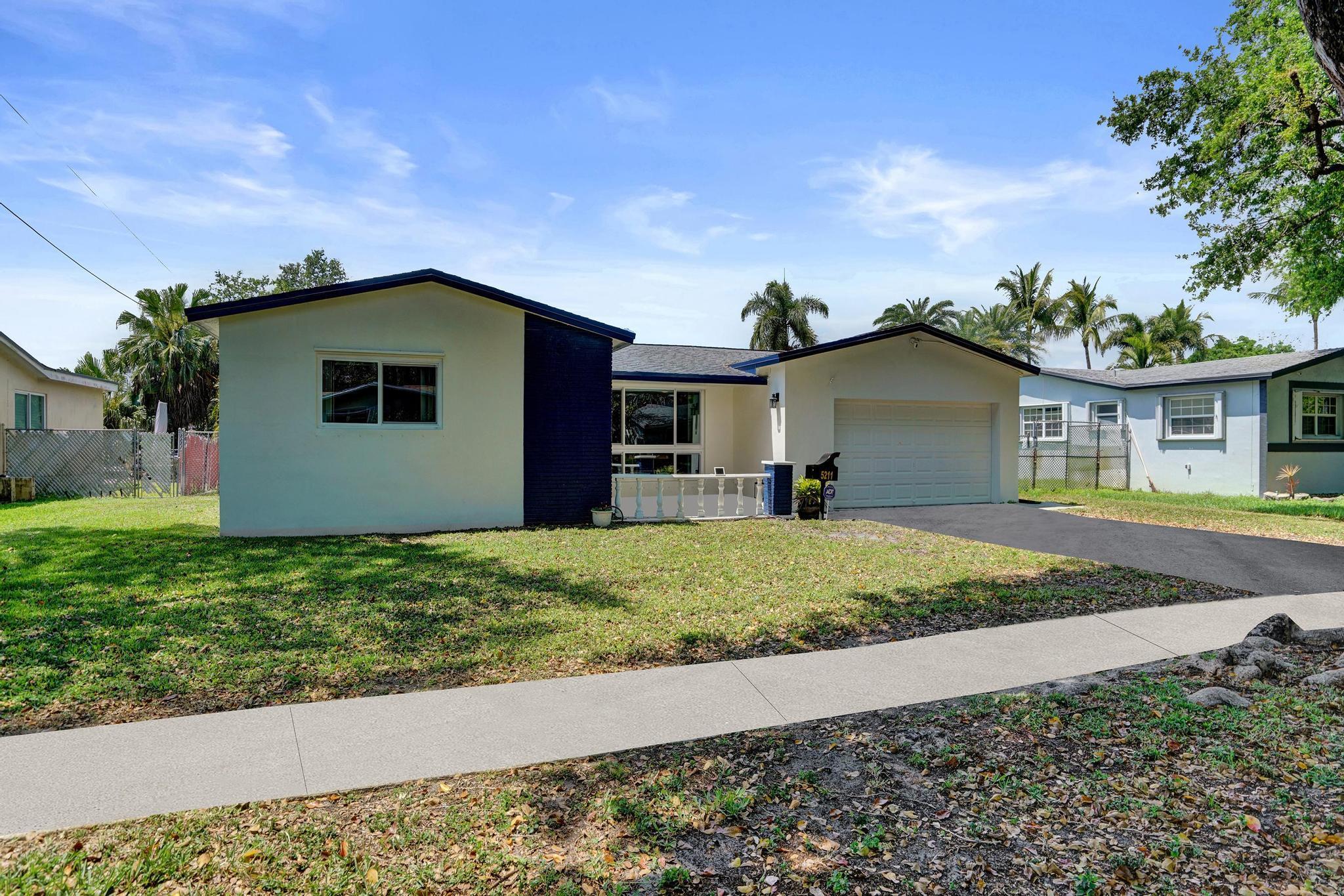 5211 SW 91st Terrace, Cooper City, FL 33328 - Photo 2