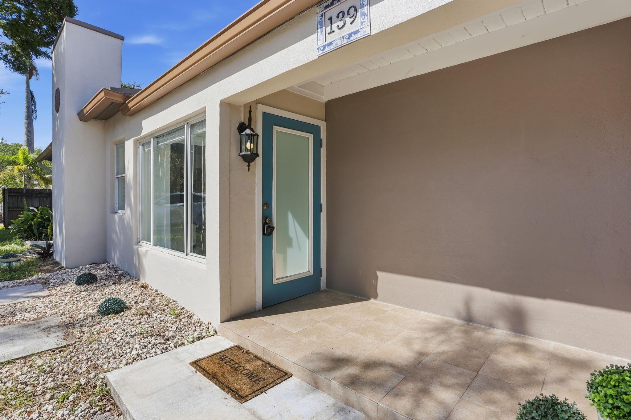 139 SW 21st Way, Fort Lauderdale, FL 33312 - Photo 2