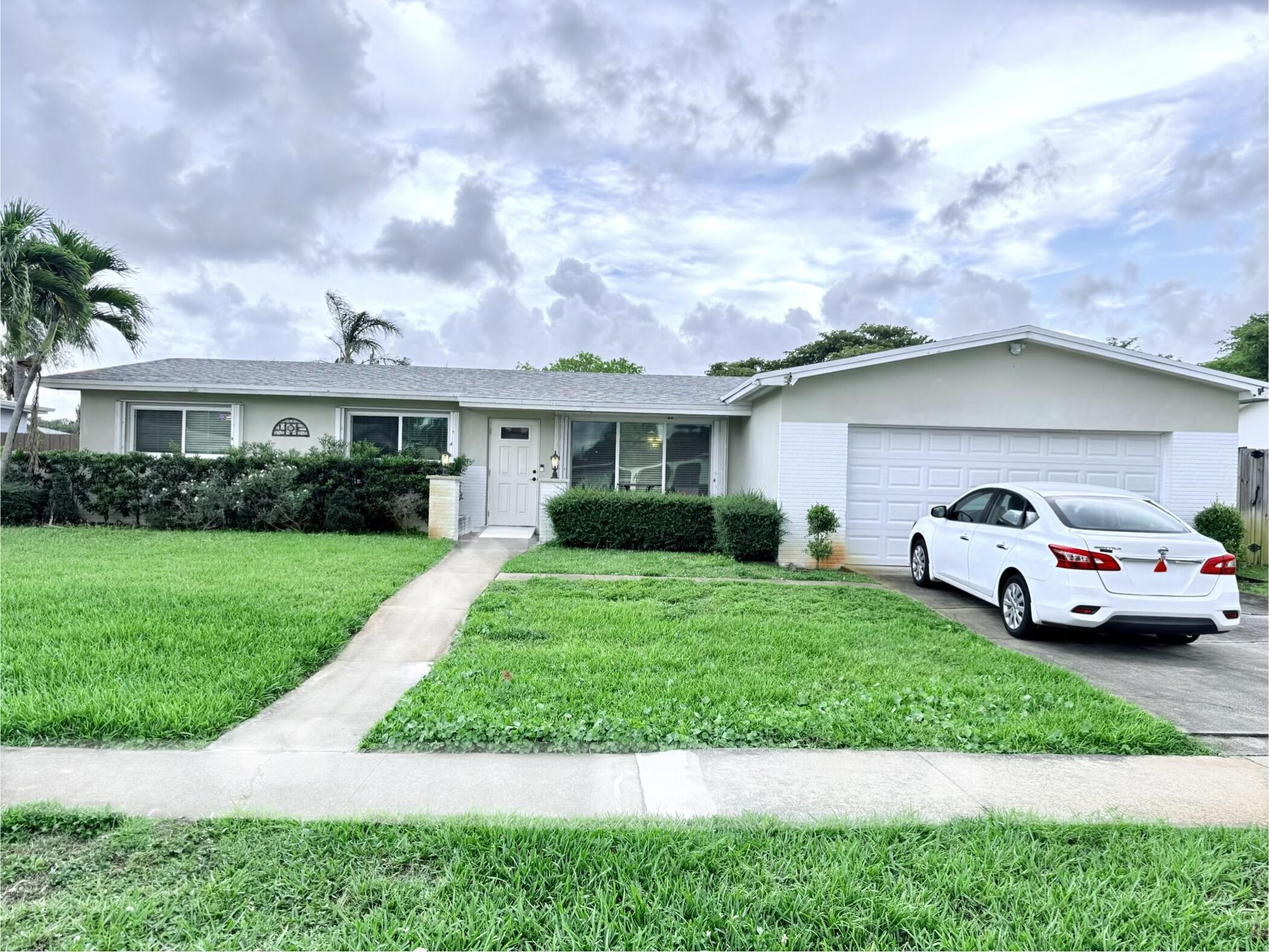 10900 NW 18th Place, Pembroke Pines, FL 33026, Pembroke Pines