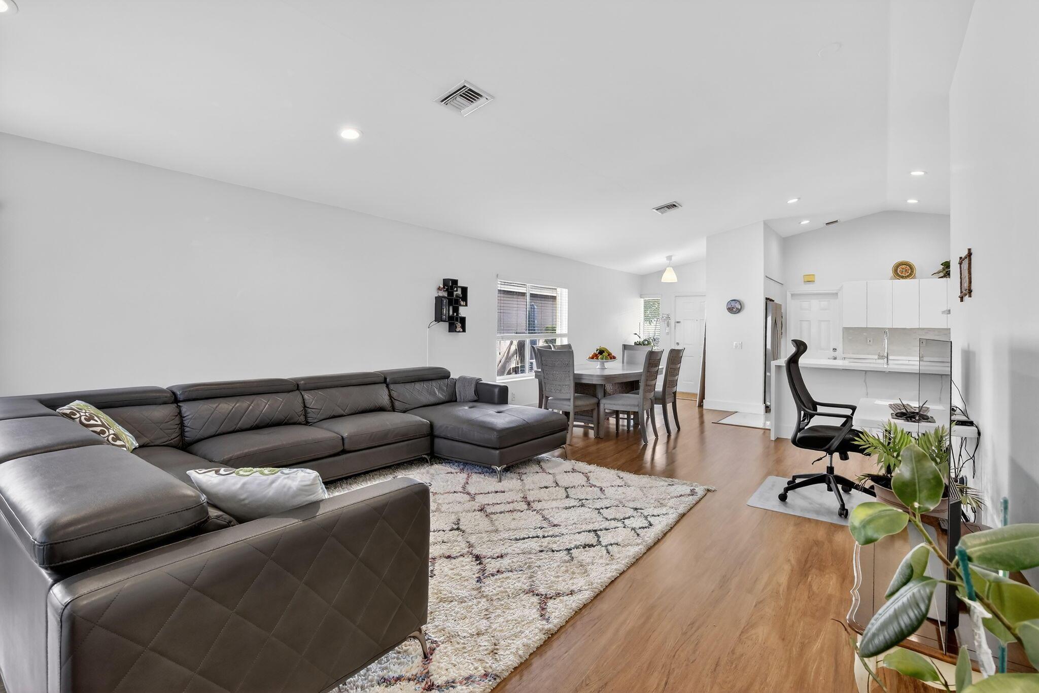 1441 Majesty Terrace, Weston, FL 33327 - Photo 5