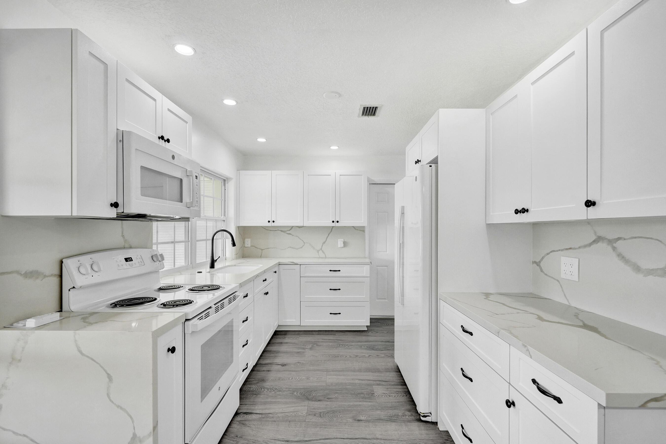 9366 NW 23rd Street, Pembroke Pines, FL 33024 - Photo 4