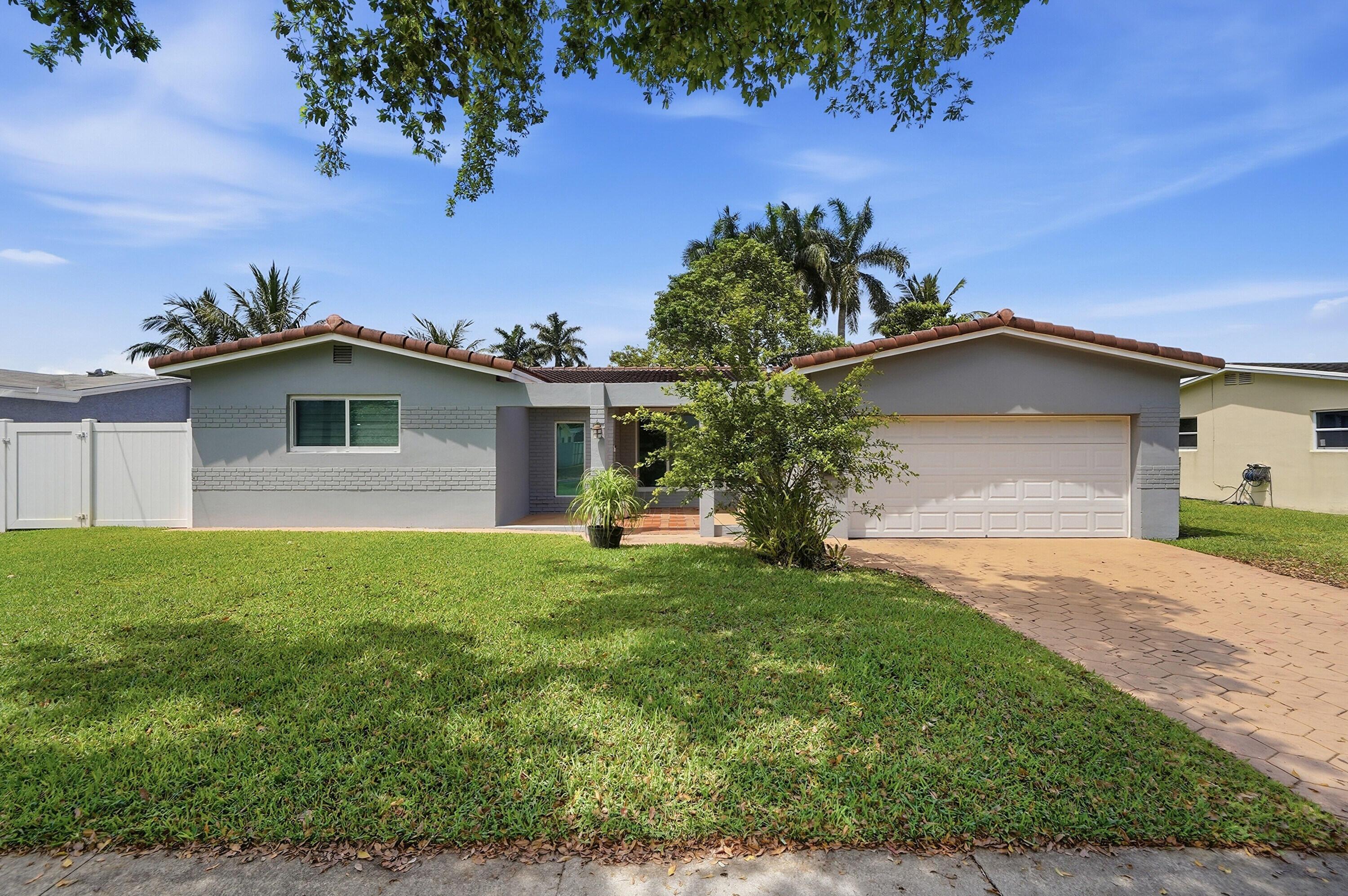 5261 SW 89th Avenue, Cooper City, FL 33328 - Photo 2