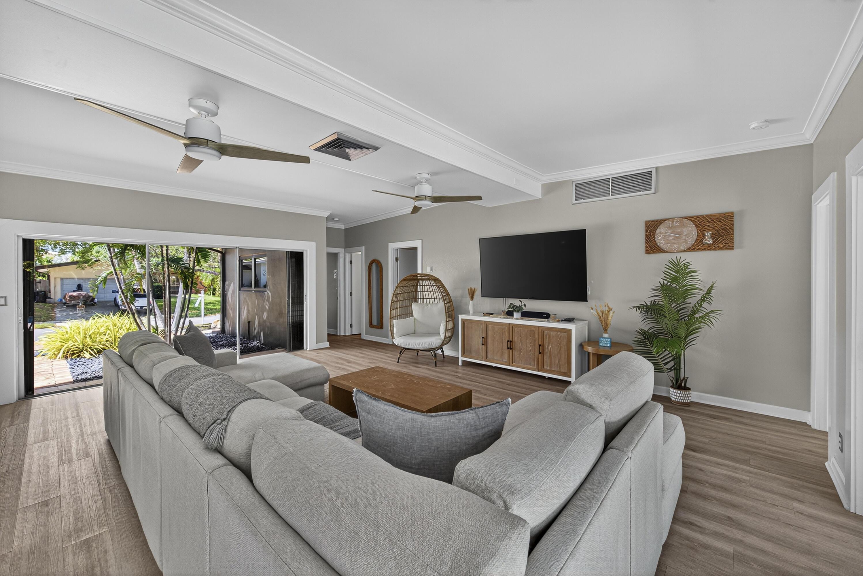 2112 Manatee Drive, Fort Lauderdale, FL 33316 - Photo 2