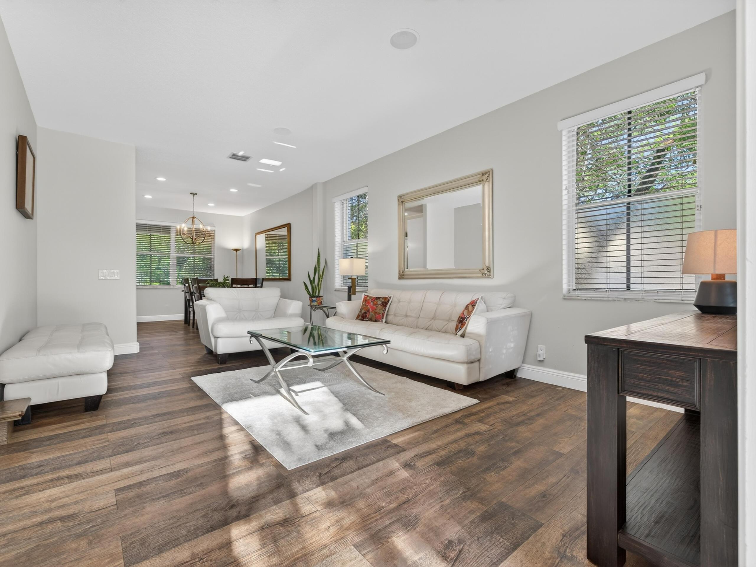 552 Penta Court, Weston, FL 33327 - Photo 3