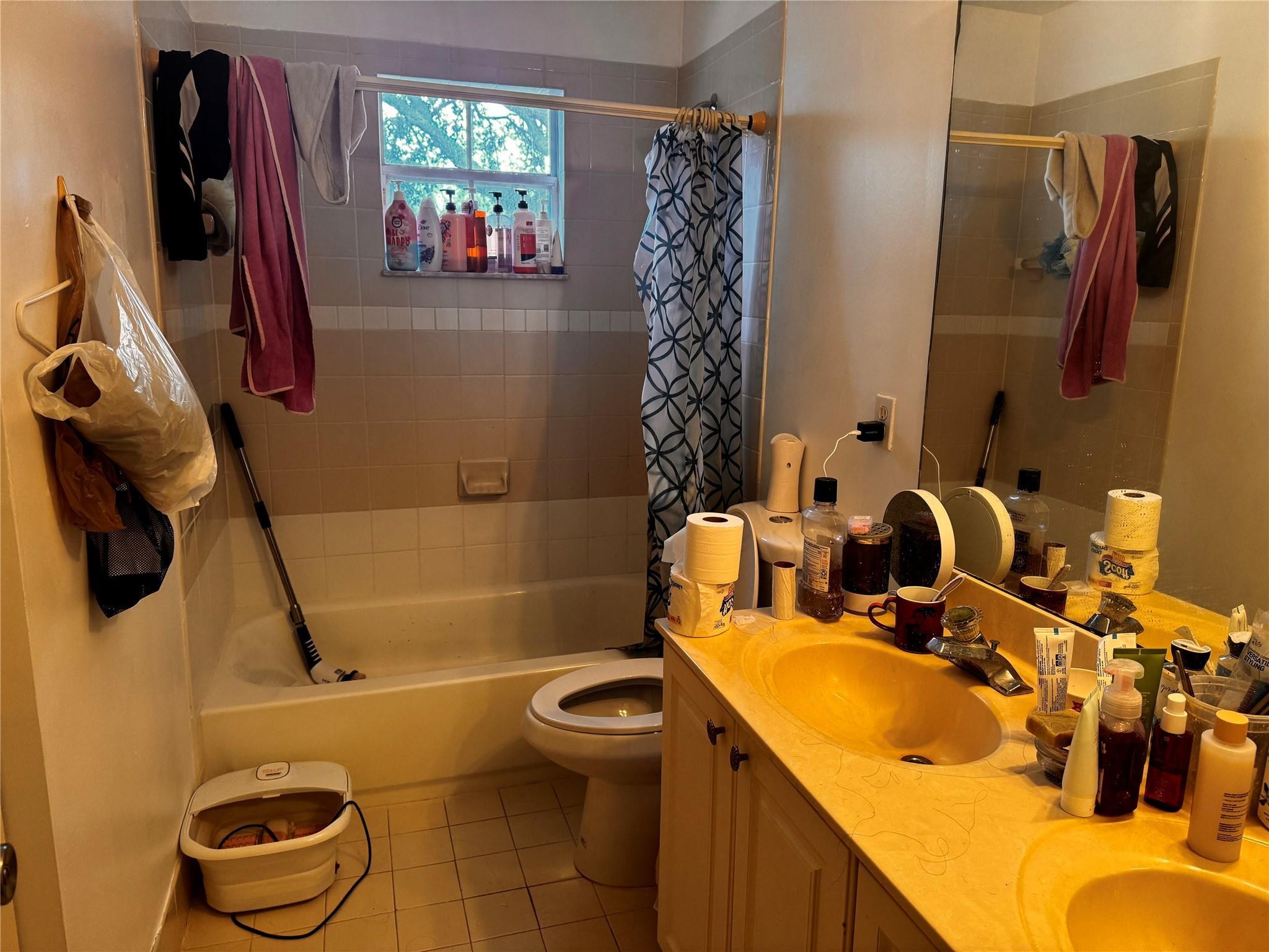 1820 NW 78th Avenue, Pembroke Pines, FL 33024 - Photo 4