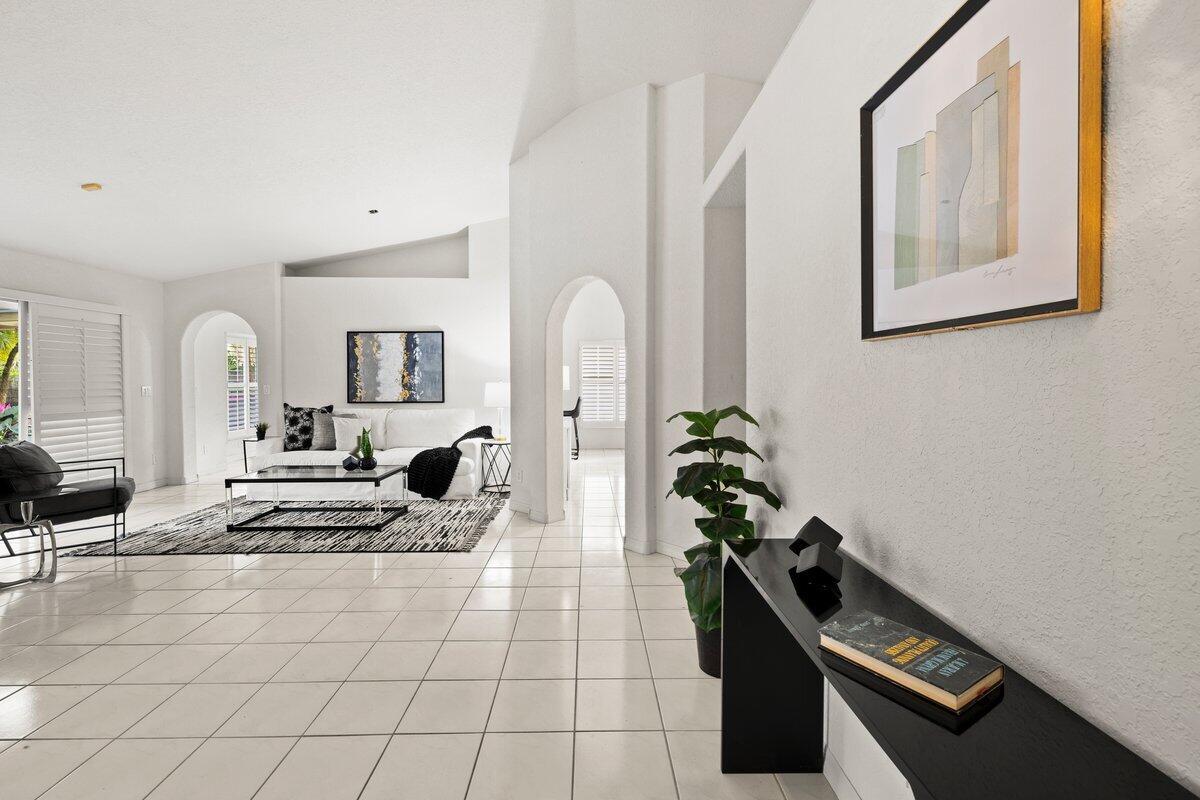 363 SW 161st Avenue, Pembroke Pines, FL 33027 - Photo 3