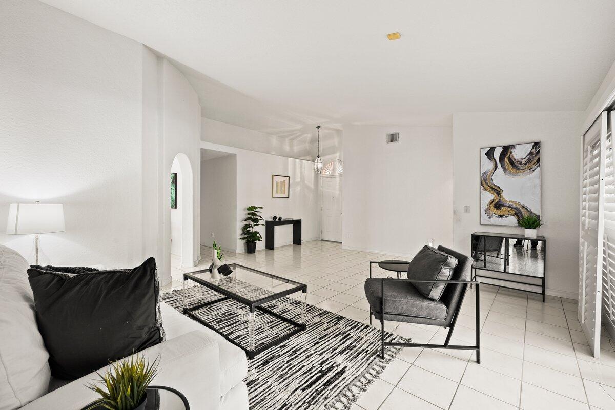 363 SW 161st Avenue, Pembroke Pines, FL 33027 - Photo 5