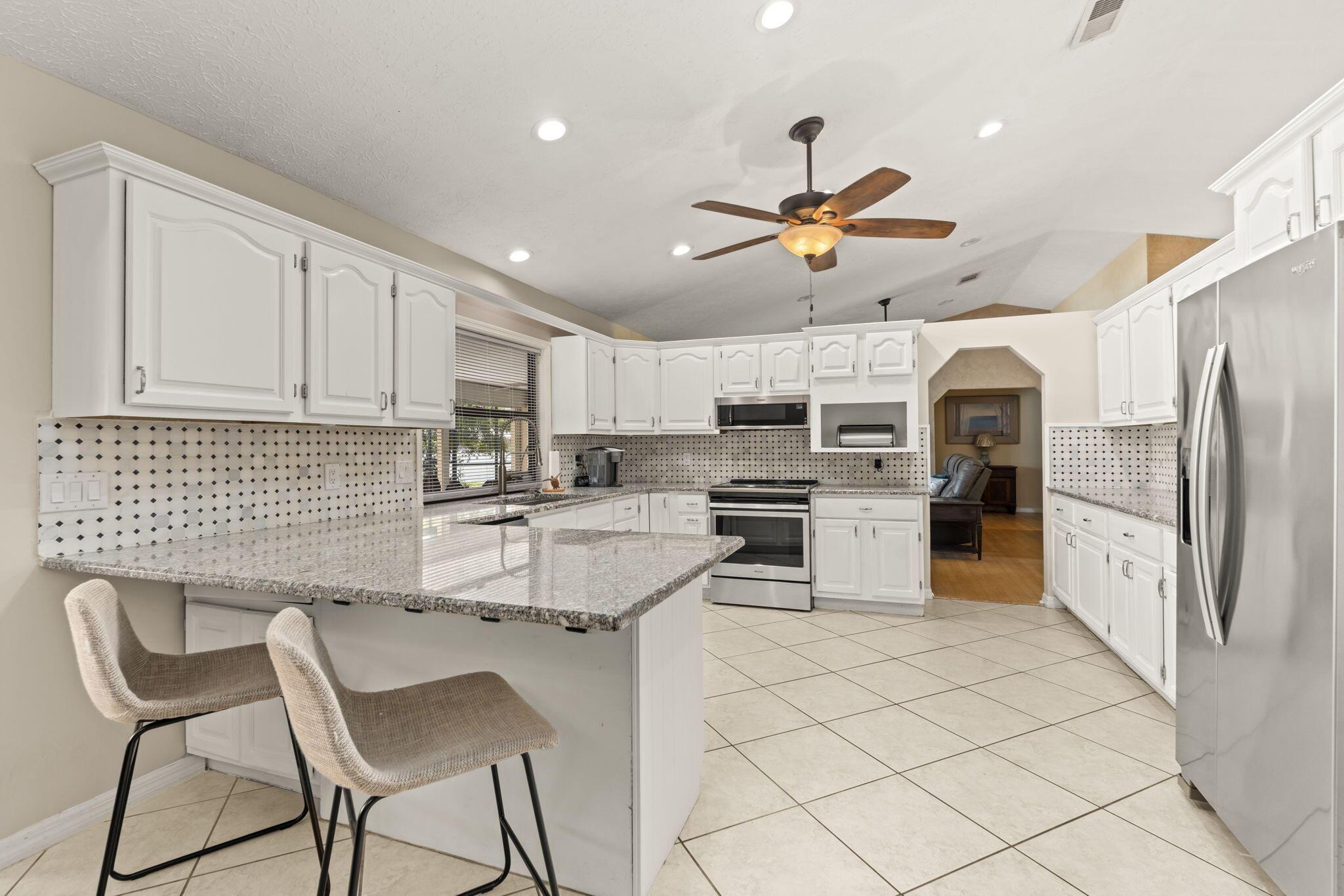 138 SW Airview Avenue, Port St. Lucie, FL 34984 - Photo 5