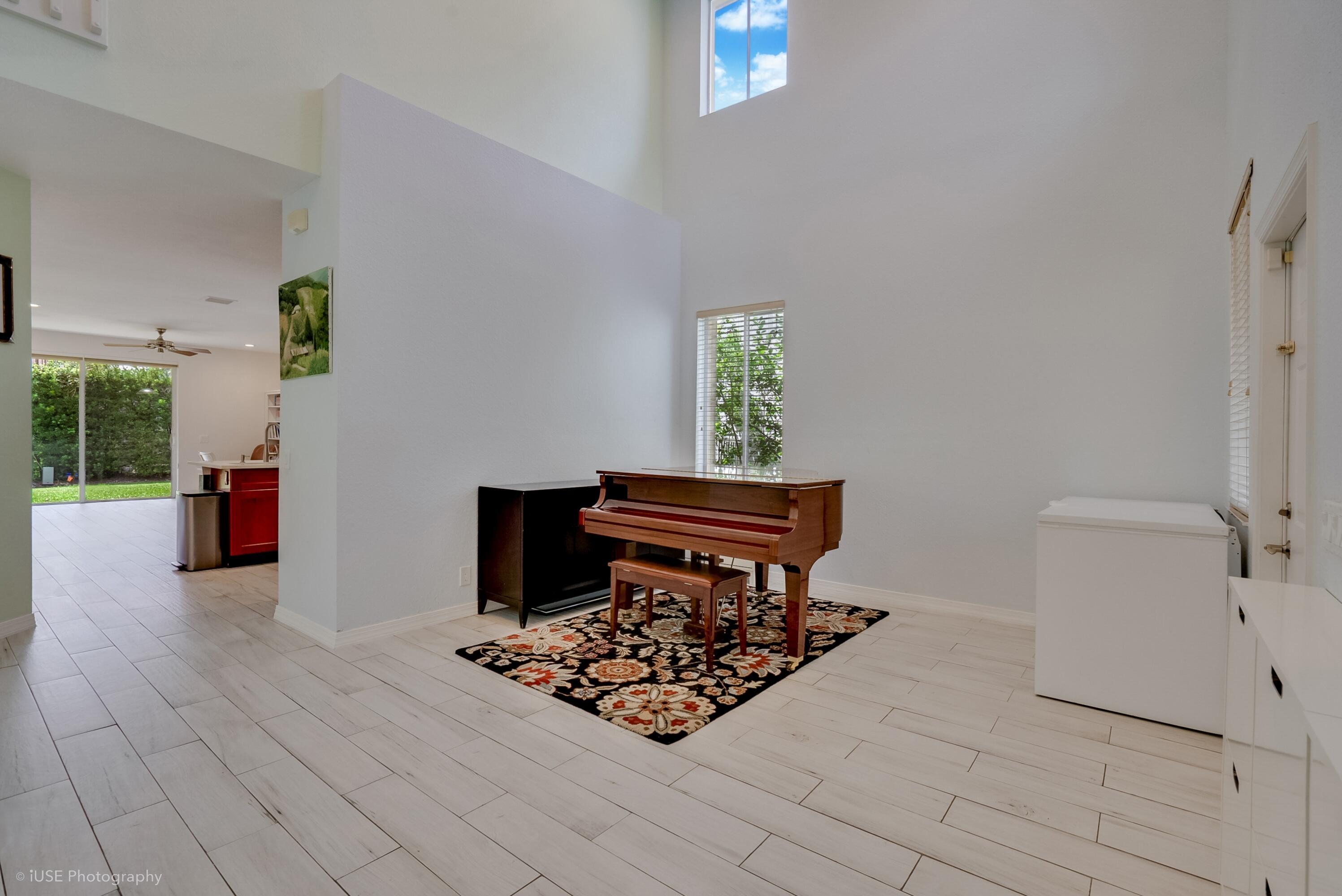 627 Conservation Drive, Weston, FL 33327 - Photo 4