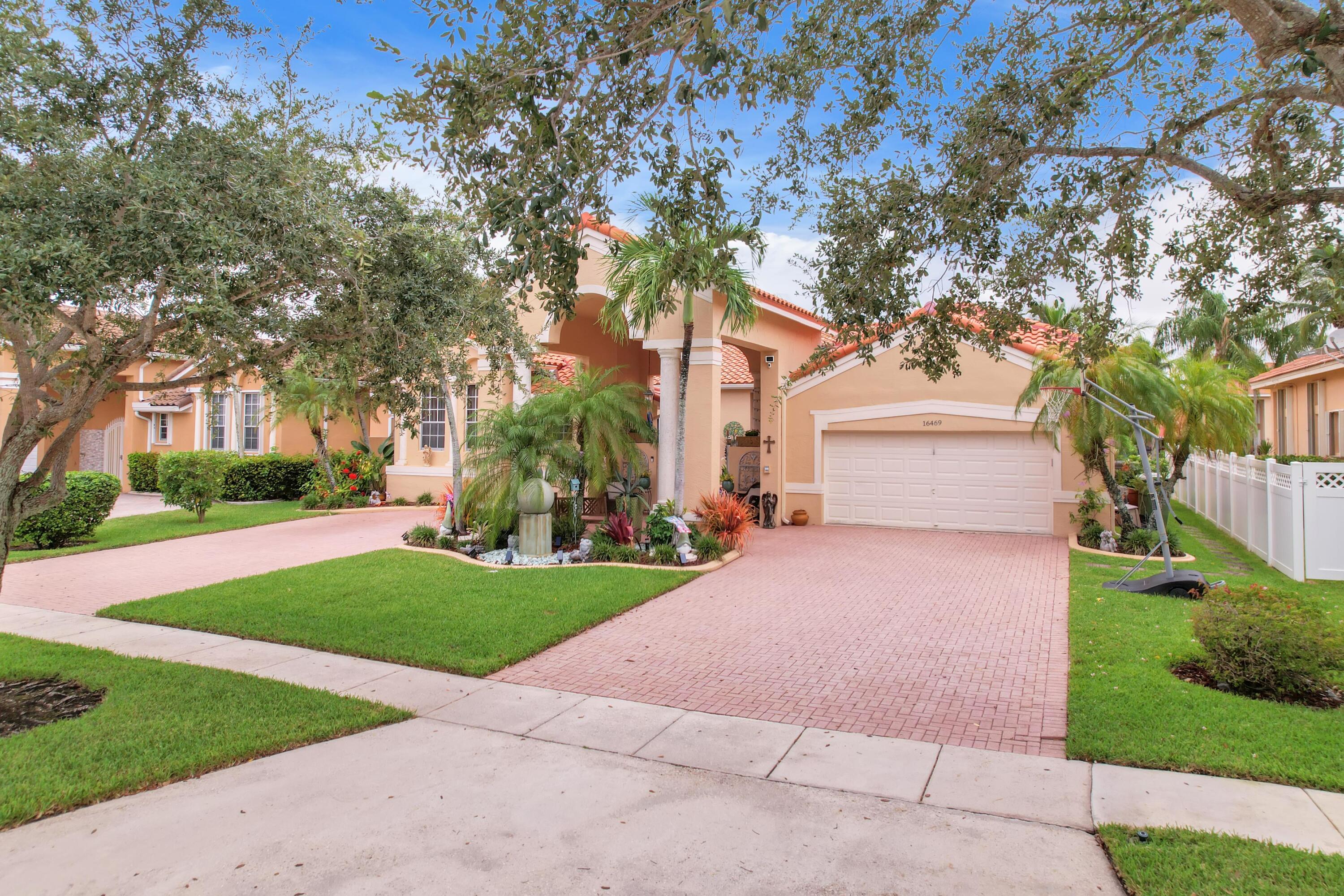 16469 NW 12th Street, Pembroke Pines, FL 33028 - Photo 2