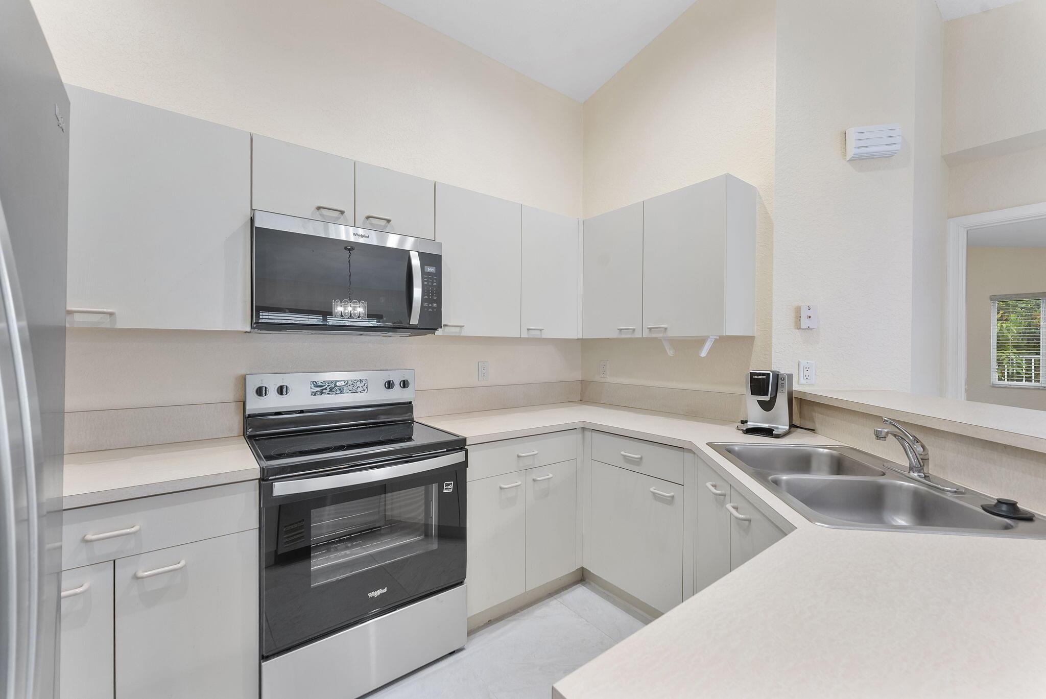 1353 Canary Island Drive, Weston, FL 33327 - Photo 5