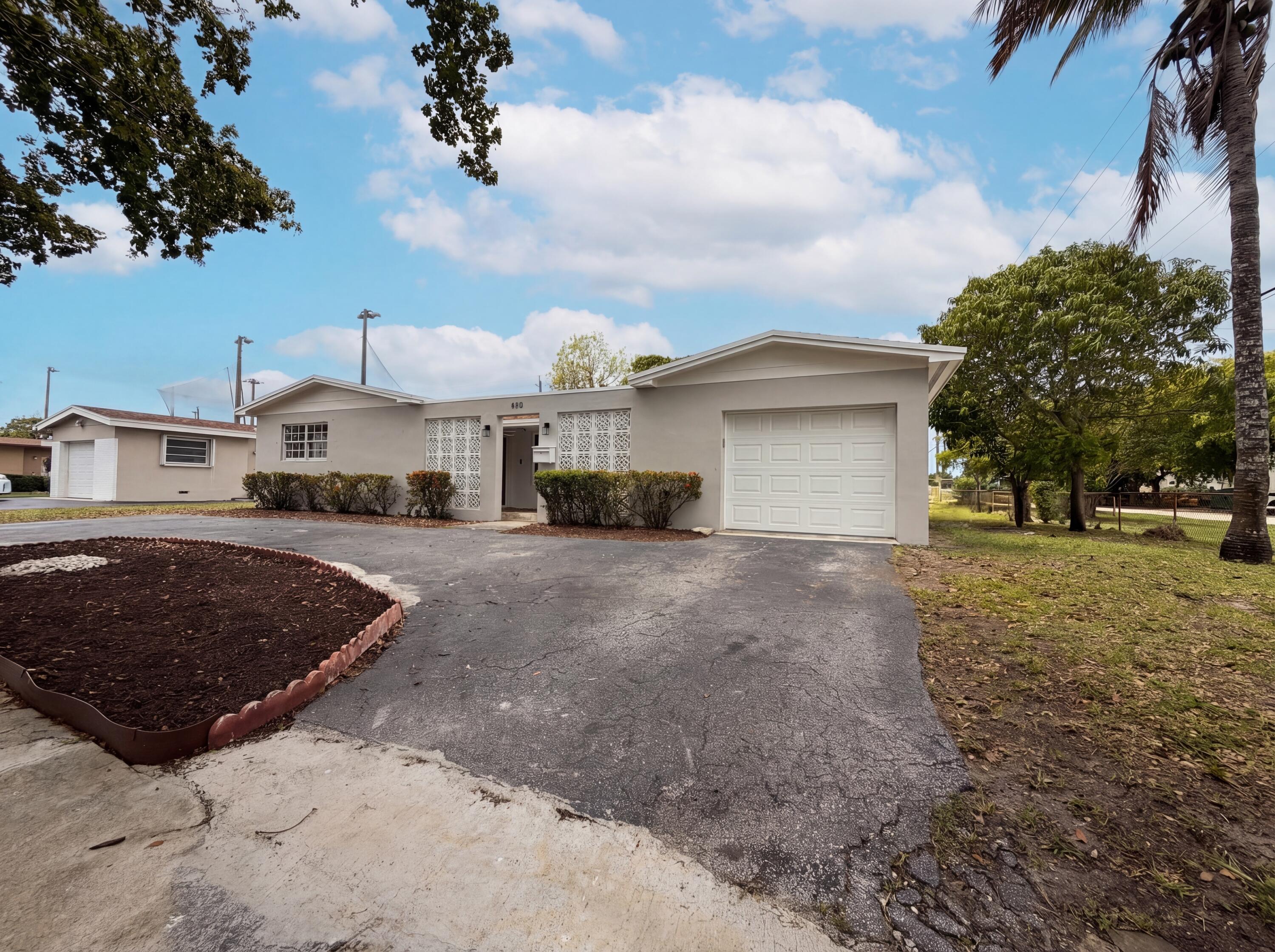 820 NW 78th Avenue, Pembroke Pines, FL 33024, Pembroke Pines