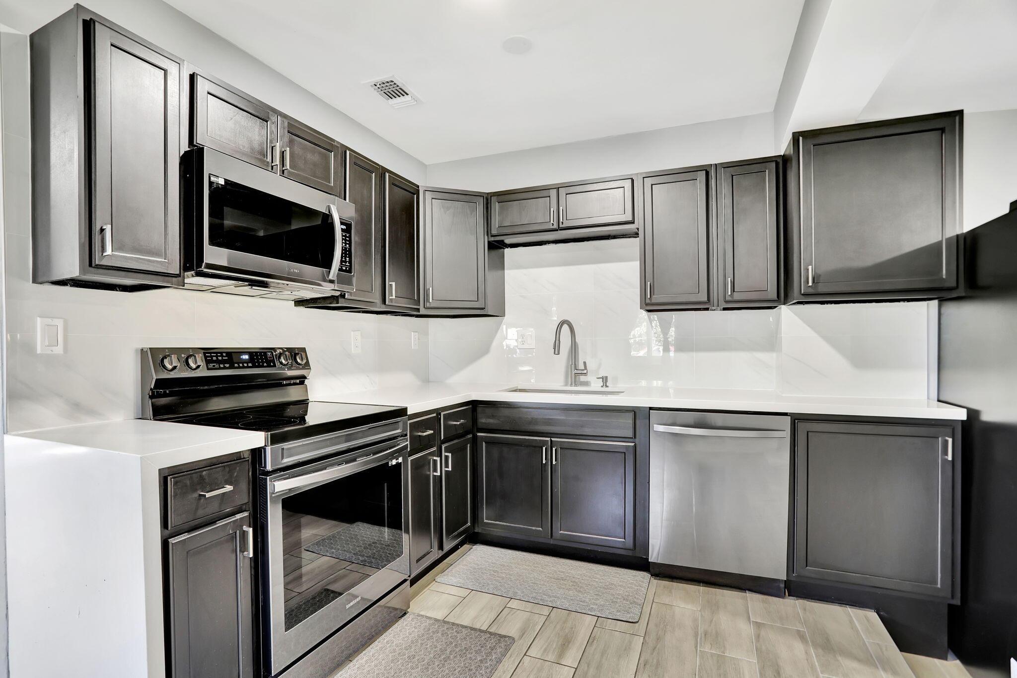 3440 NW 8th Court, Fort Lauderdale, FL 33311 - Photo 2