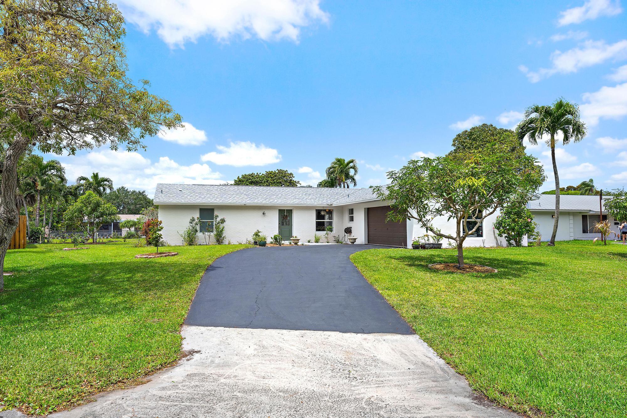 9831 S Hyacinth Cir Circle S, Palm Beach Gardens, FL 33410 - Photo 2