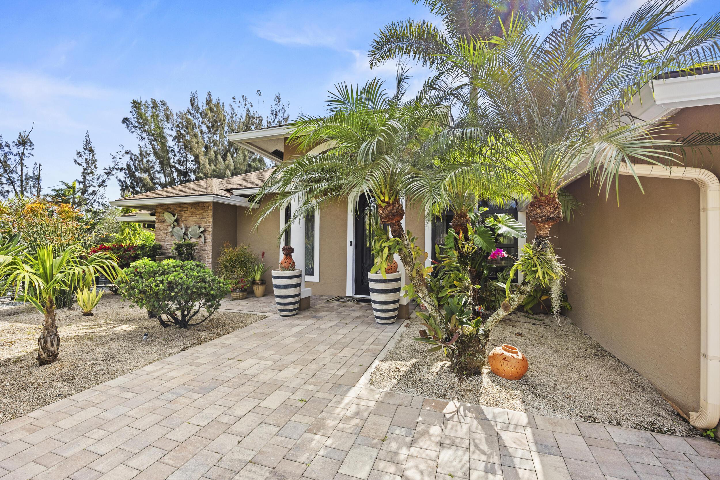 14800 April Drive, Loxahatchee Groves, FL 33470 - Photo 4