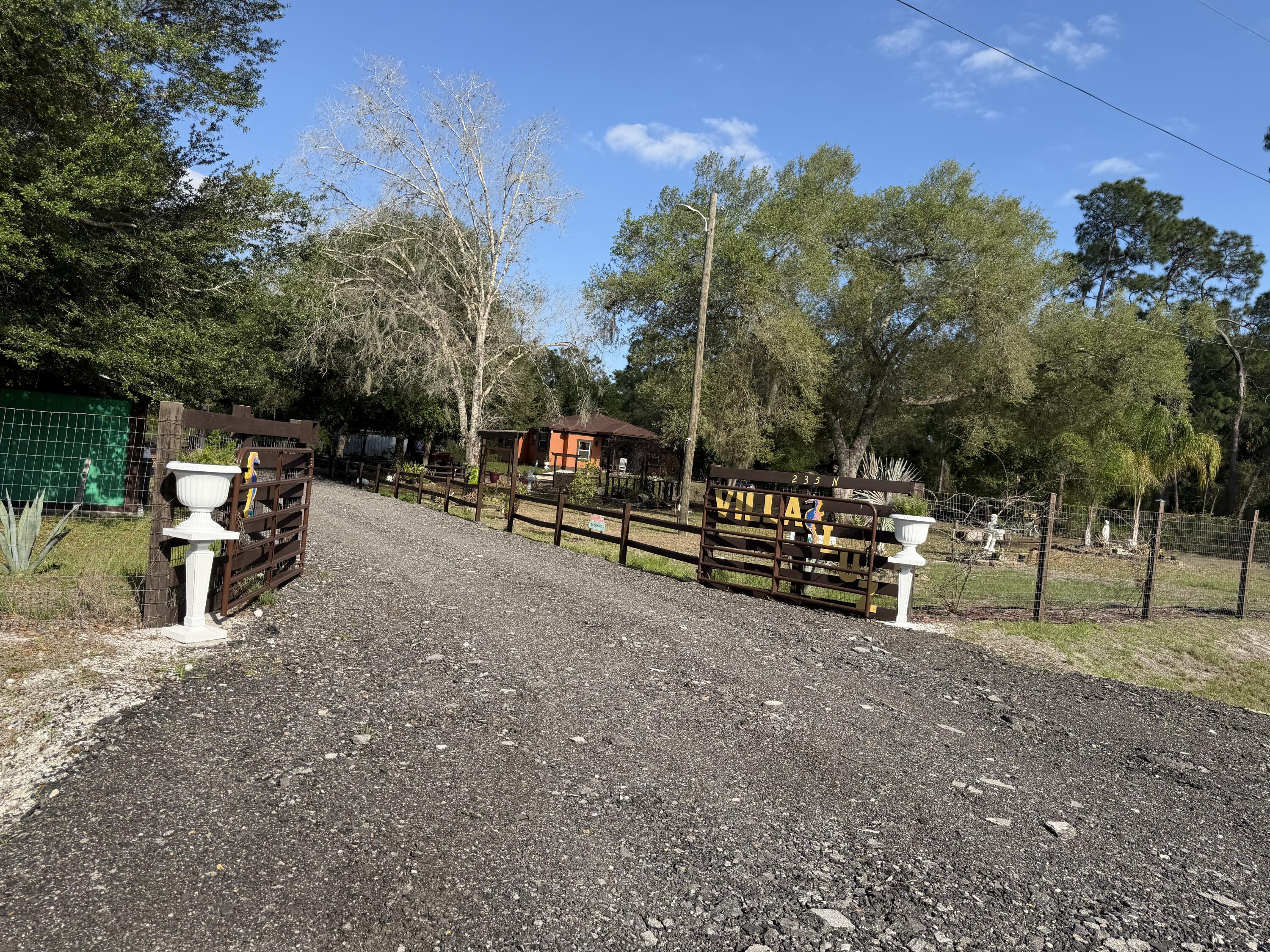 235 N Sendero Street, Clewiston, FL 33440 - Photo 2