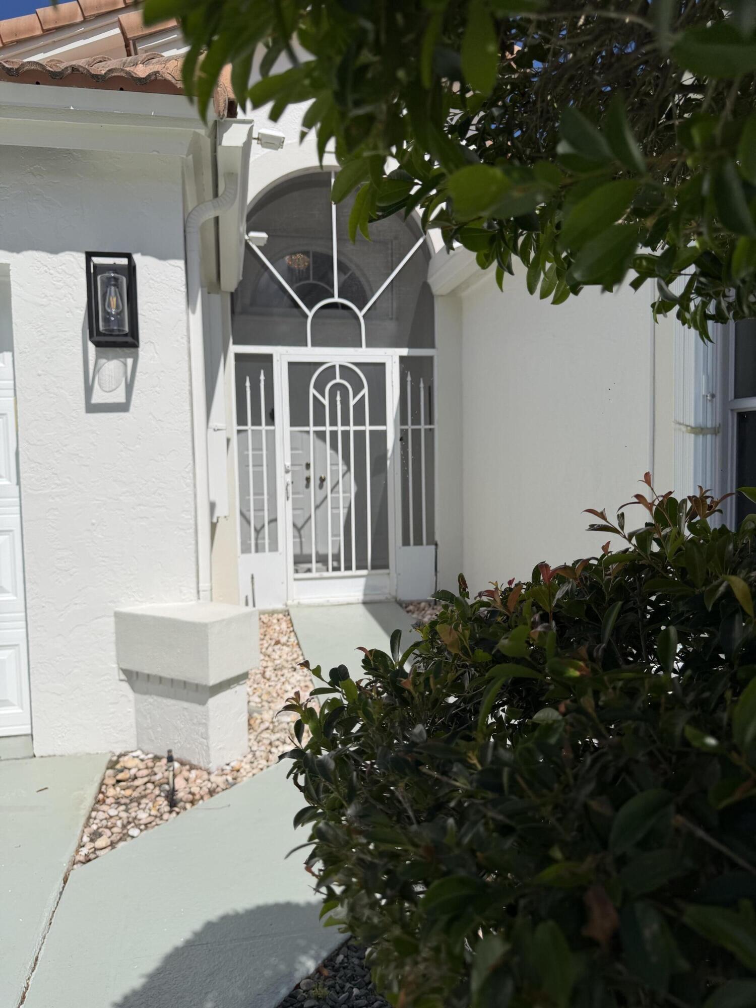 9706 Harbour Lake Circle, Boynton Beach, FL 33437 - Photo 4