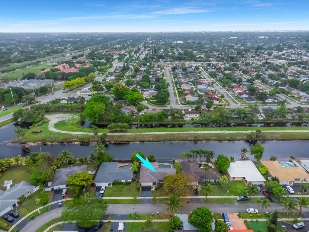 8270 NW 66th Terrace, Tamarac, FL 33321 - Photo 4