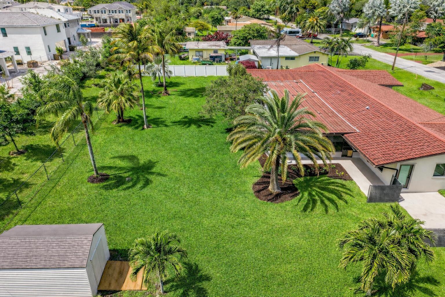 4761 SW 72nd Avenue, Davie, FL 33314 - Photo 5