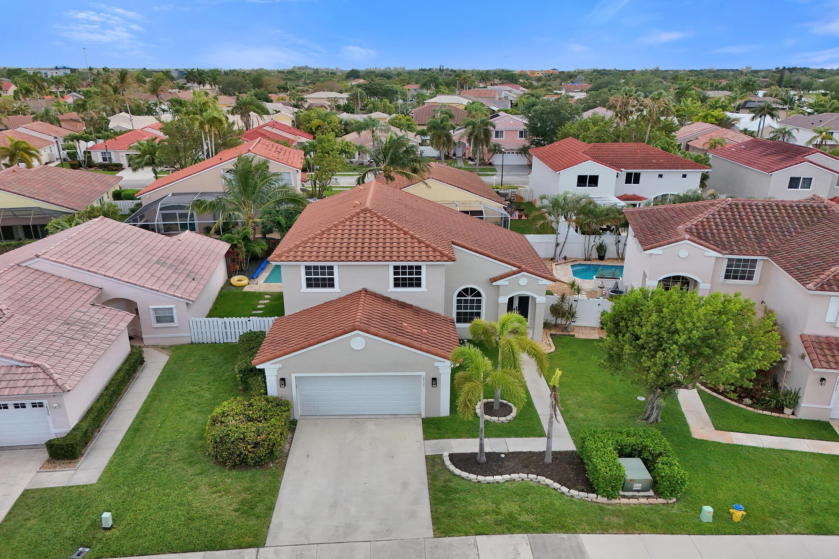 18930 NW 10th Terrace, Pembroke Pines, FL 33029 - Photo 2