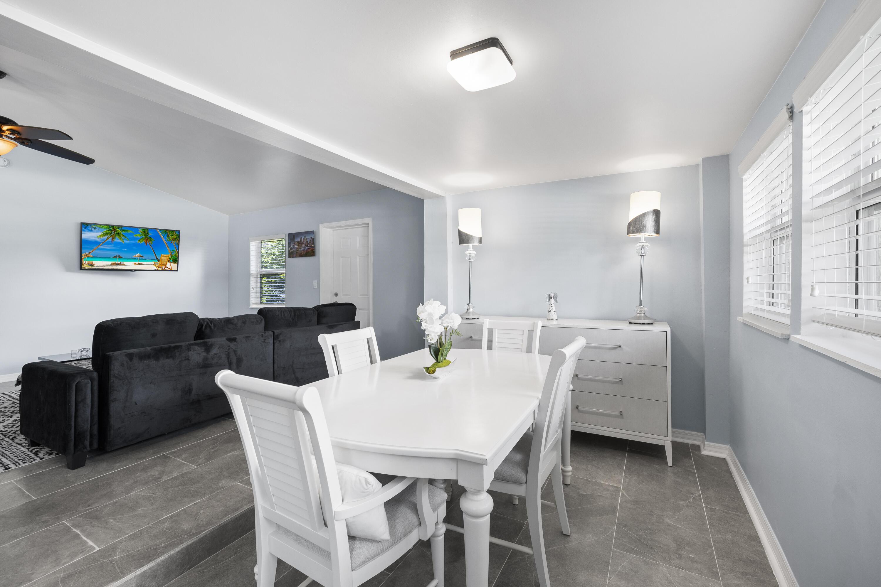 2660 SW 12th Terrace, Fort Lauderdale, FL 33315 - Photo 4