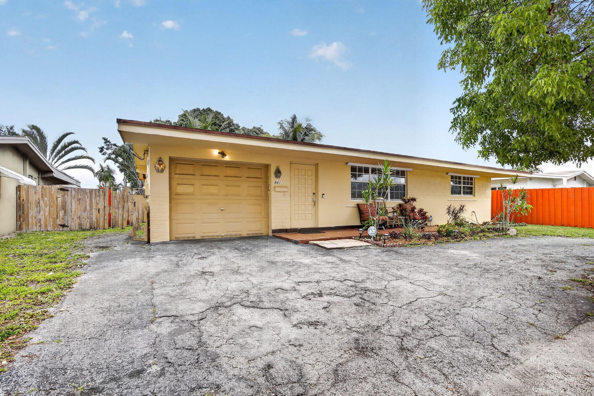 1411 NW 89th Avenue, Pembroke Pines, FL 33024, Pembroke Pines