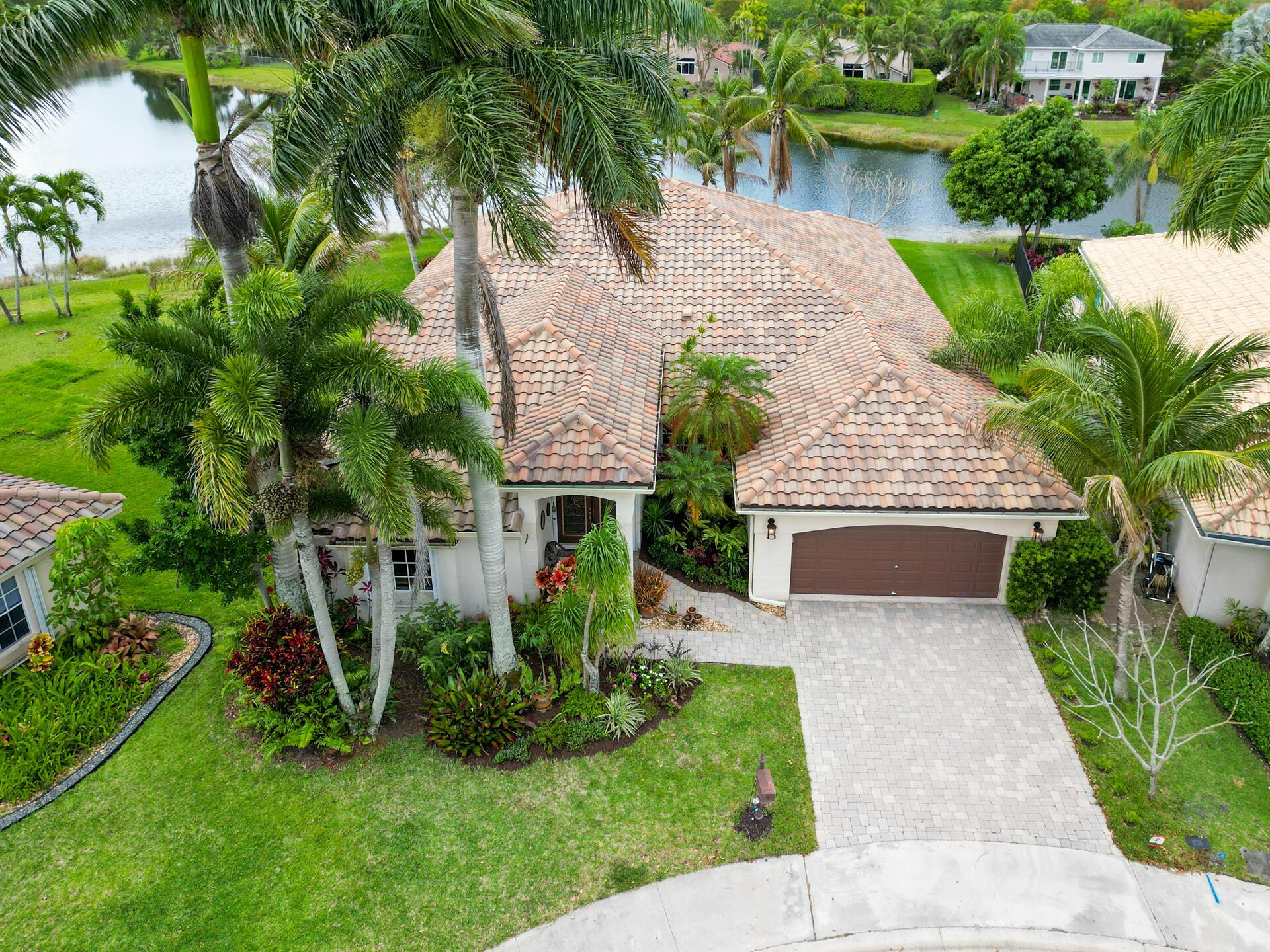 712 Verona Court, Weston, FL 33326 - Photo 2