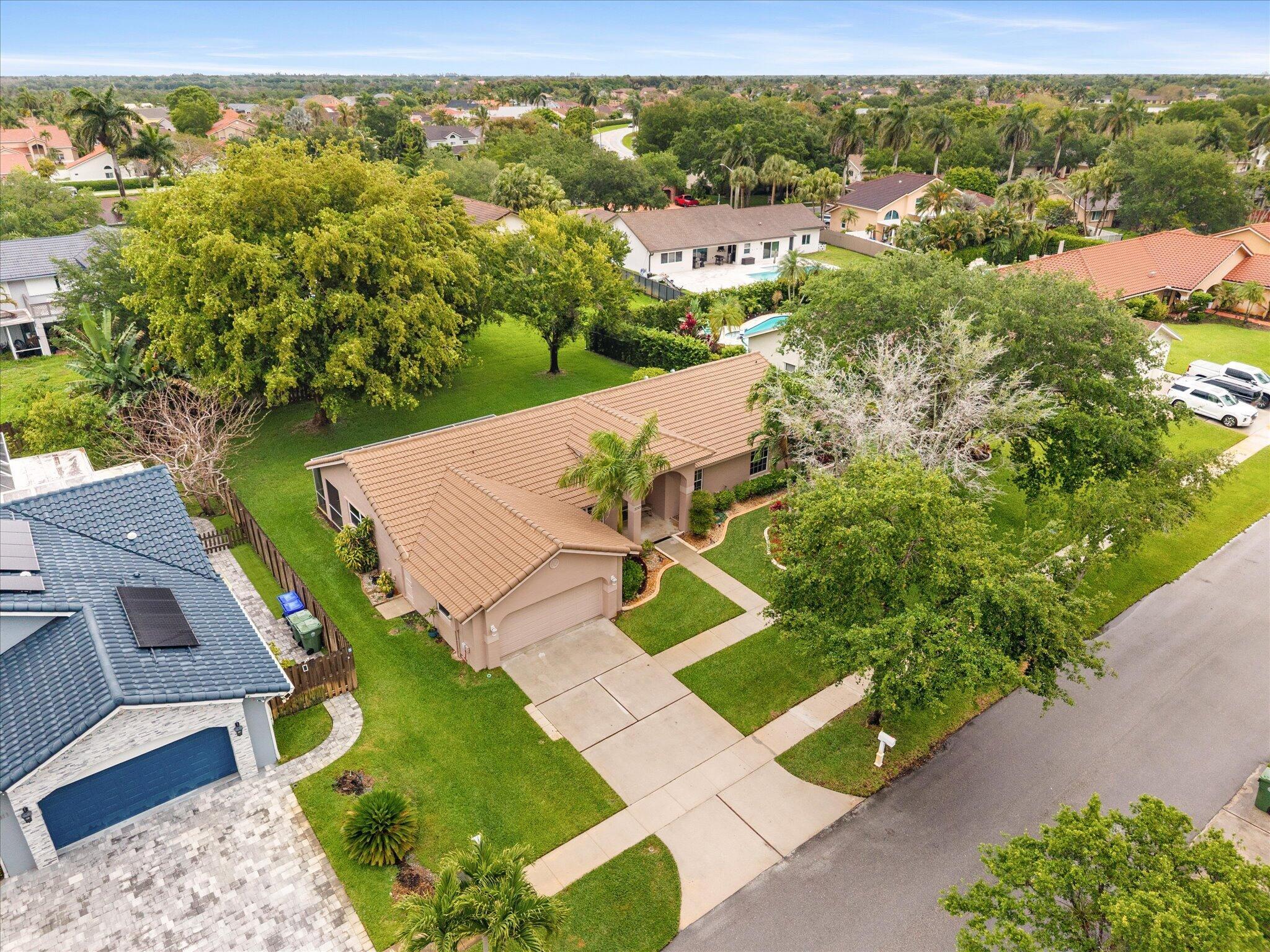 20301 NW 7th Street, Pembroke Pines, FL 33029 - Photo 4