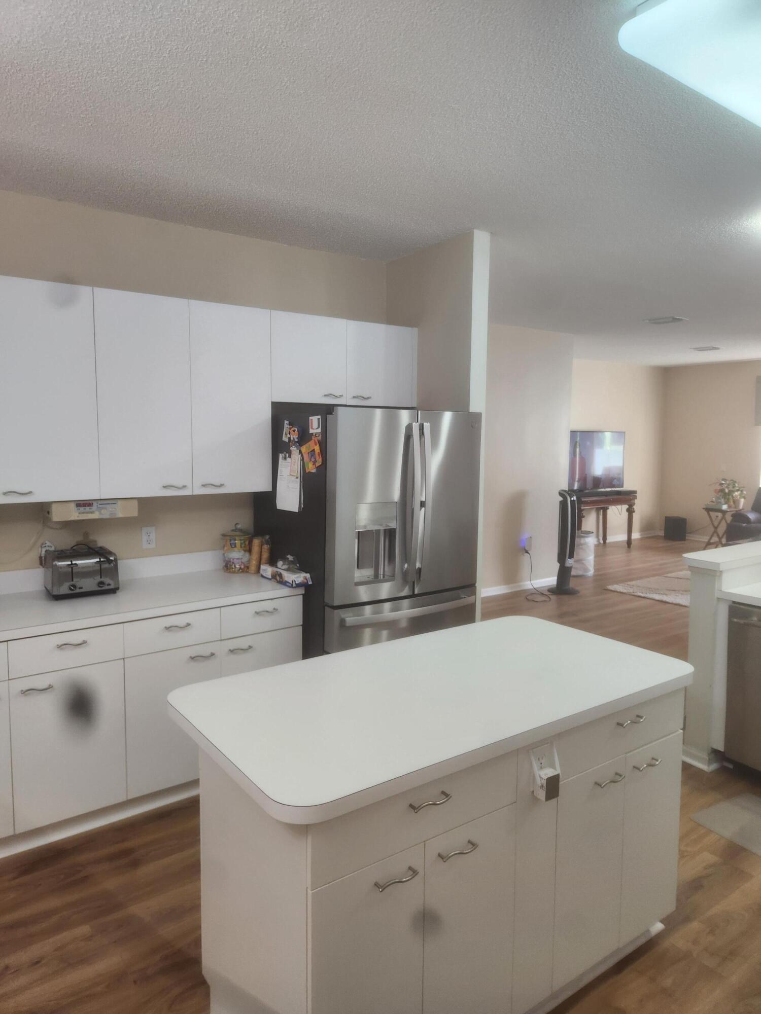 15729 NW Tenth Street NW, Pembroke Pines, FL 33028 - Photo 4