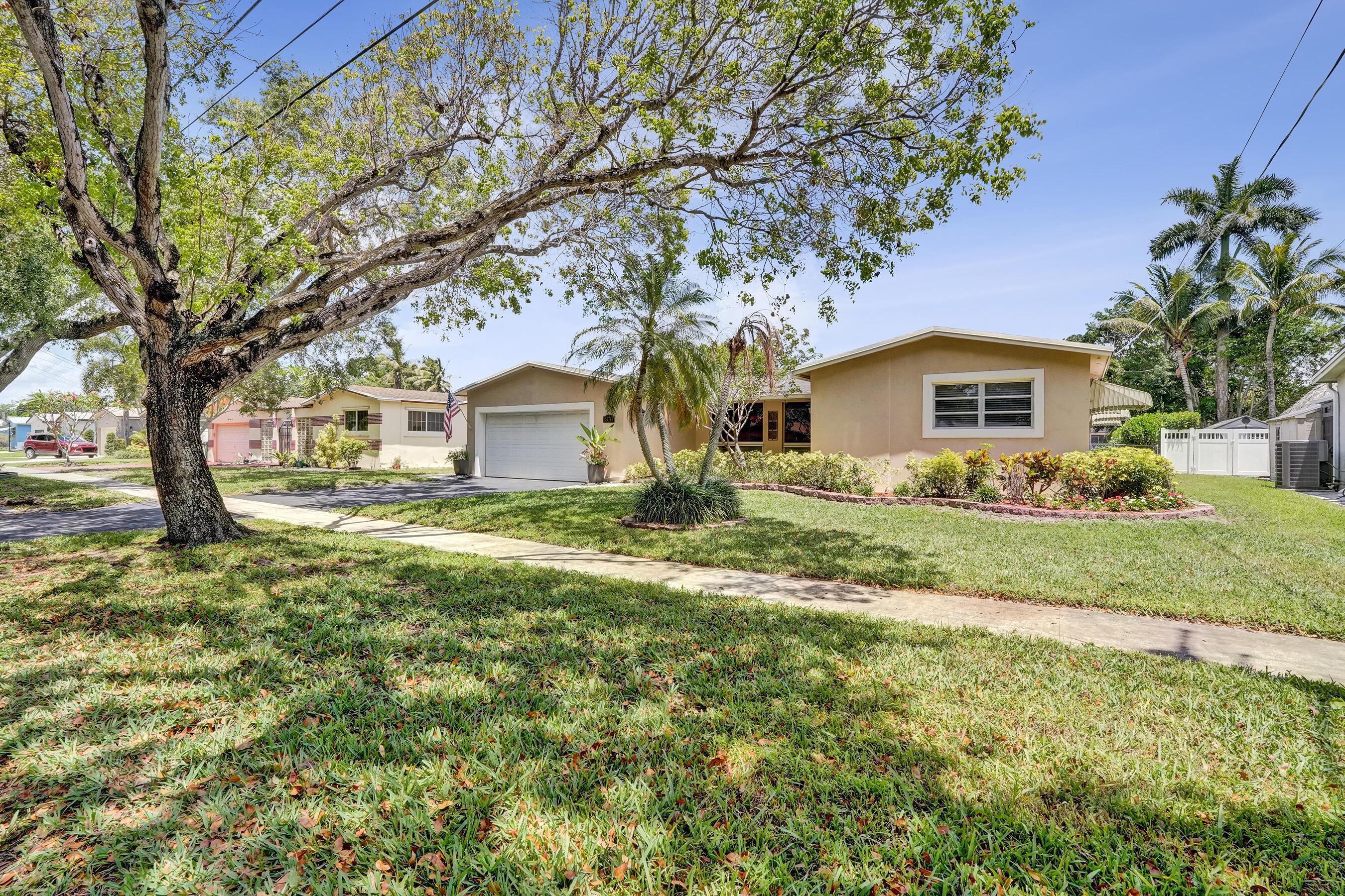 5072 SW 88th Terrace, Cooper City, FL 33328 - Photo 2