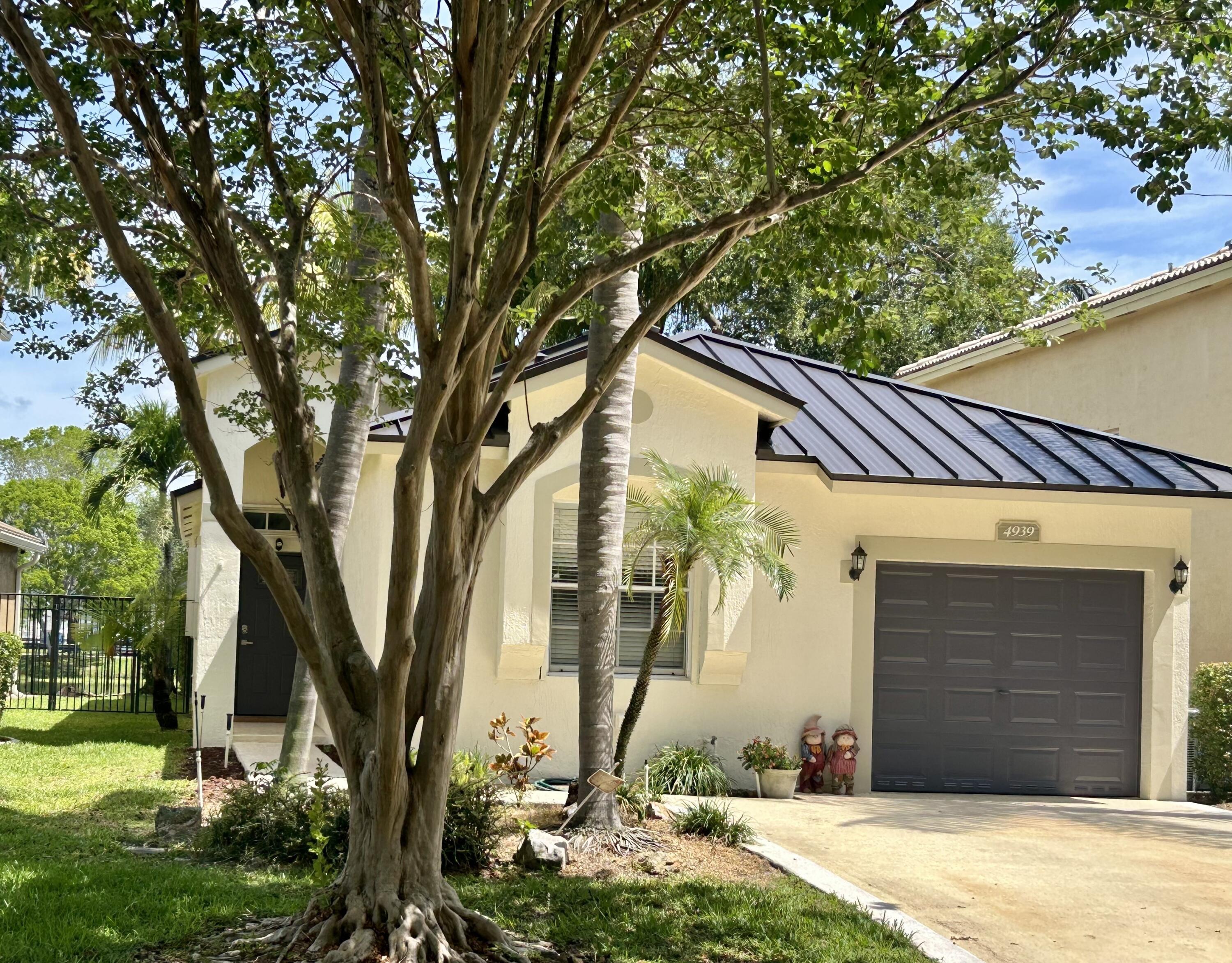 4939 Pelican Street, Coconut Creek, FL 33073 - Photo 2
