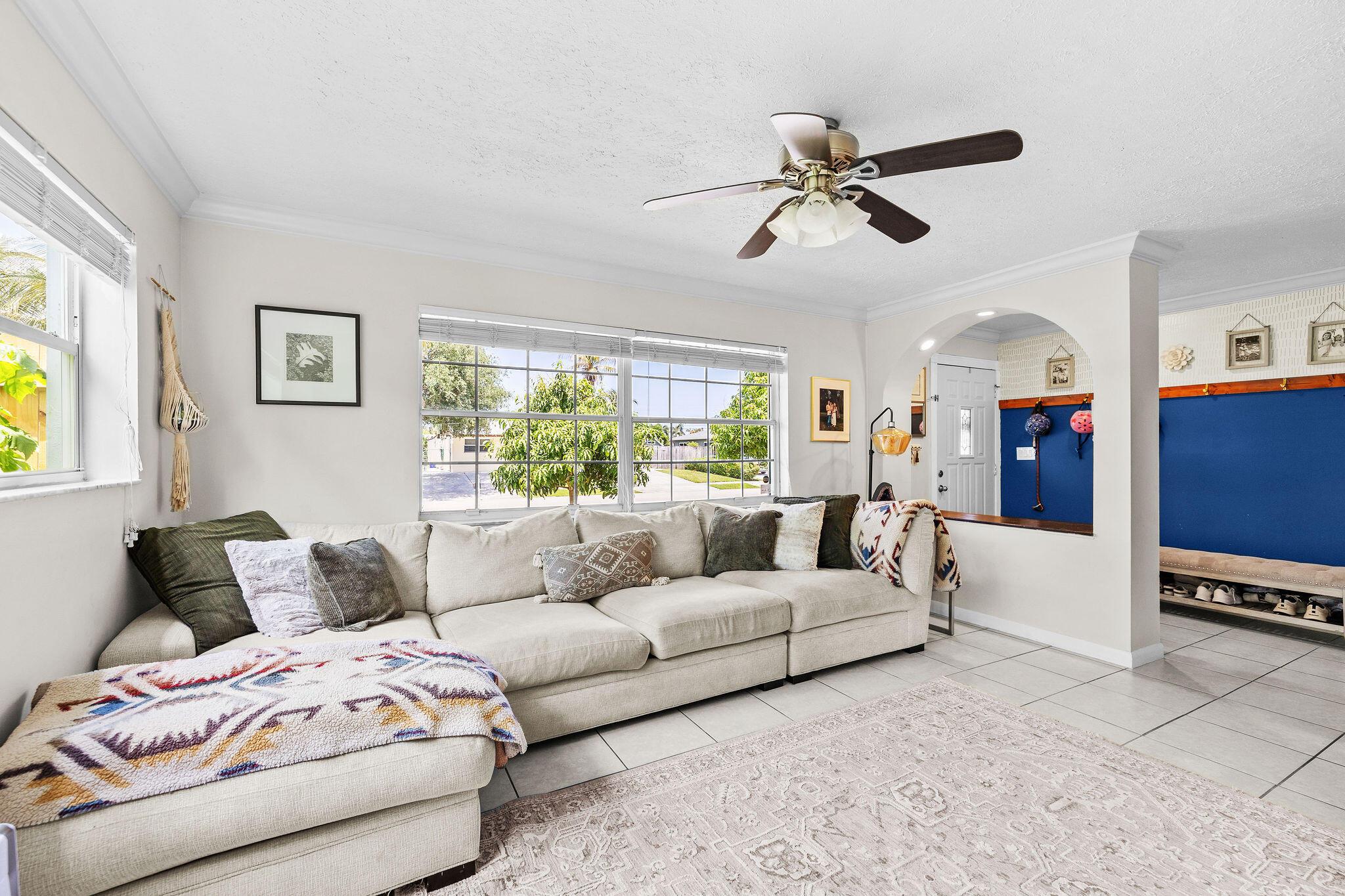 4366 Bamboo Drive, Palm Beach Gardens, FL 33410 - Photo 3