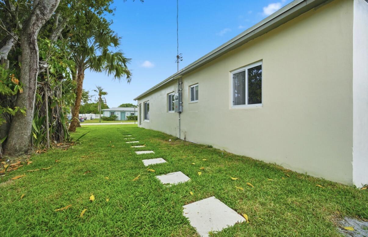 310 NW 4th Avenue, Deerfield Beach, FL 33441 - Photo 3