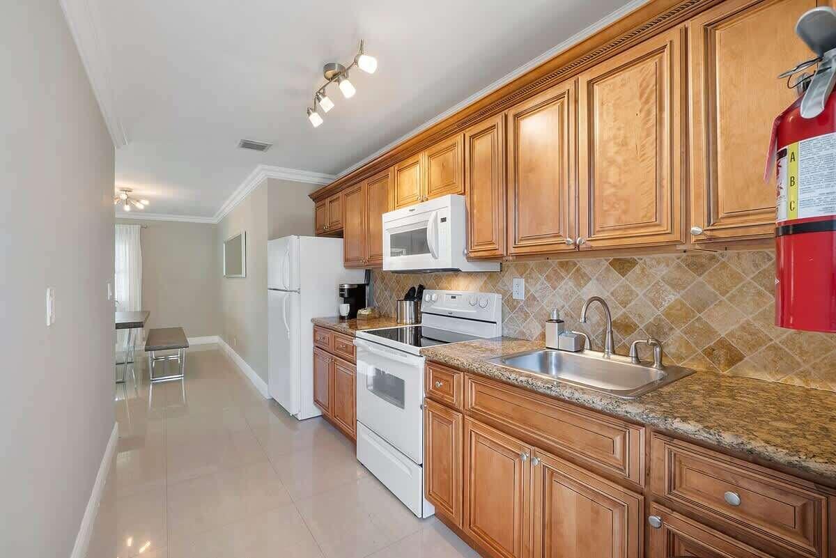 1039 N Victoria Park Road 1-3, Fort Lauderdale, FL 33304 - Photo 4