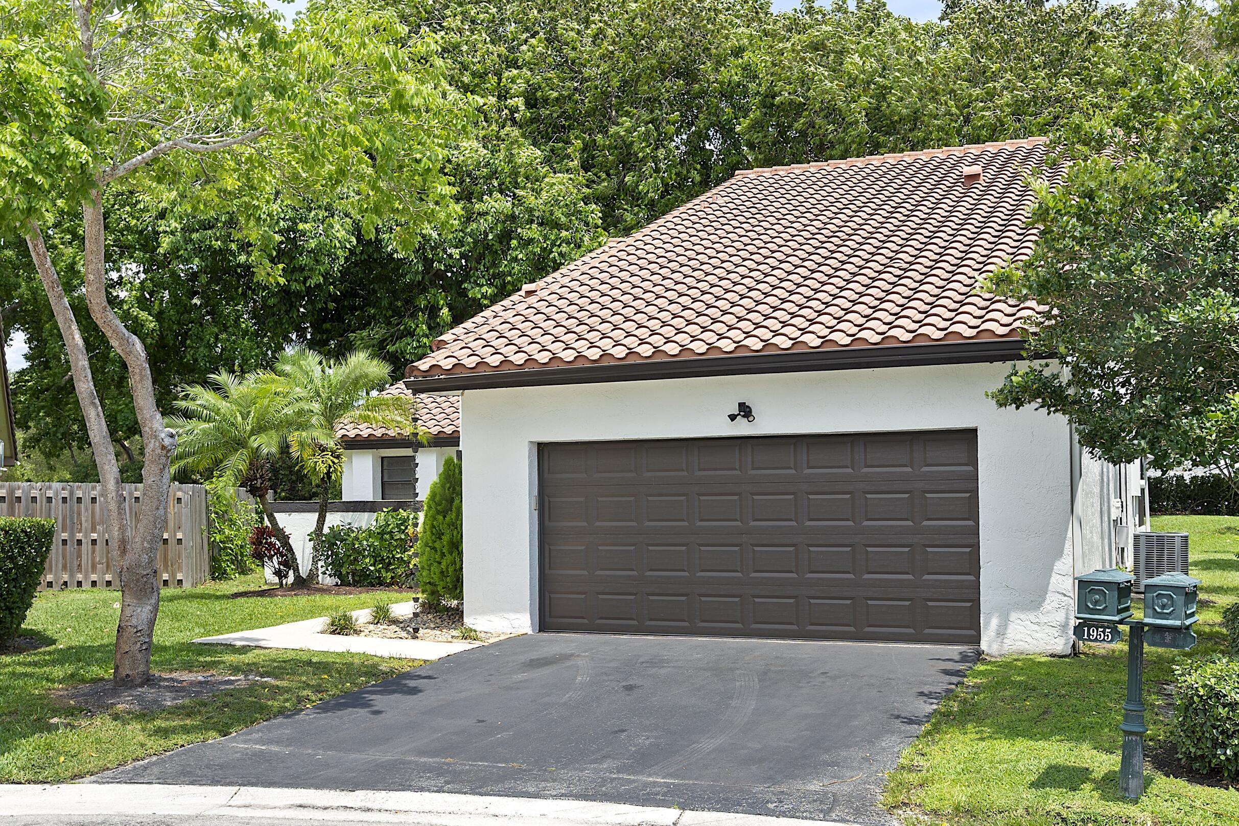 1955 Sacramento, Weston, FL 33326 - Photo 2