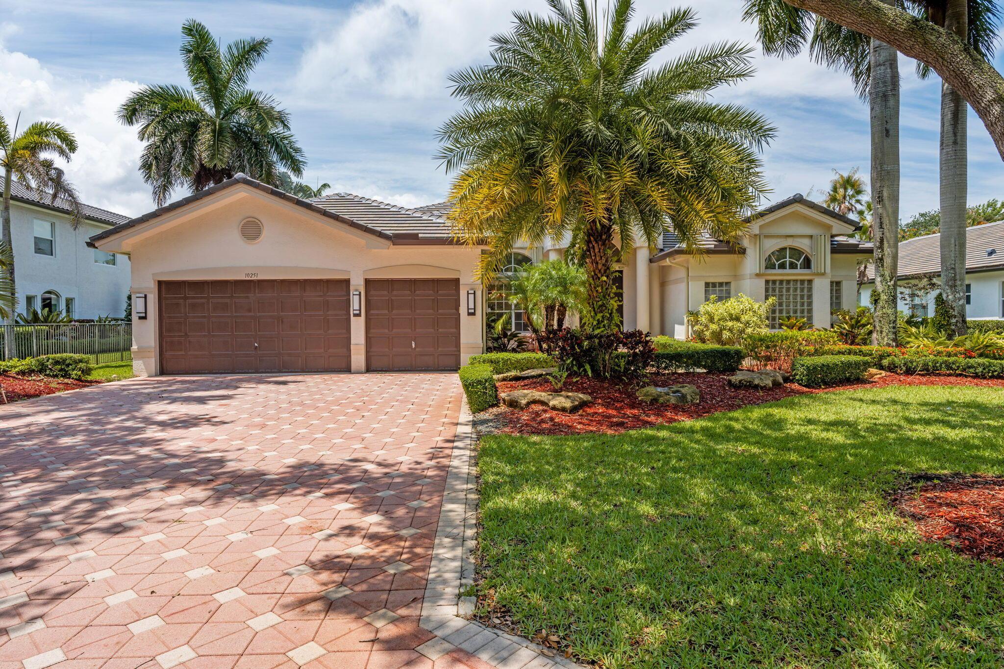 10251 N Lake Vista Circle, Davie, FL 33328 - Photo 2